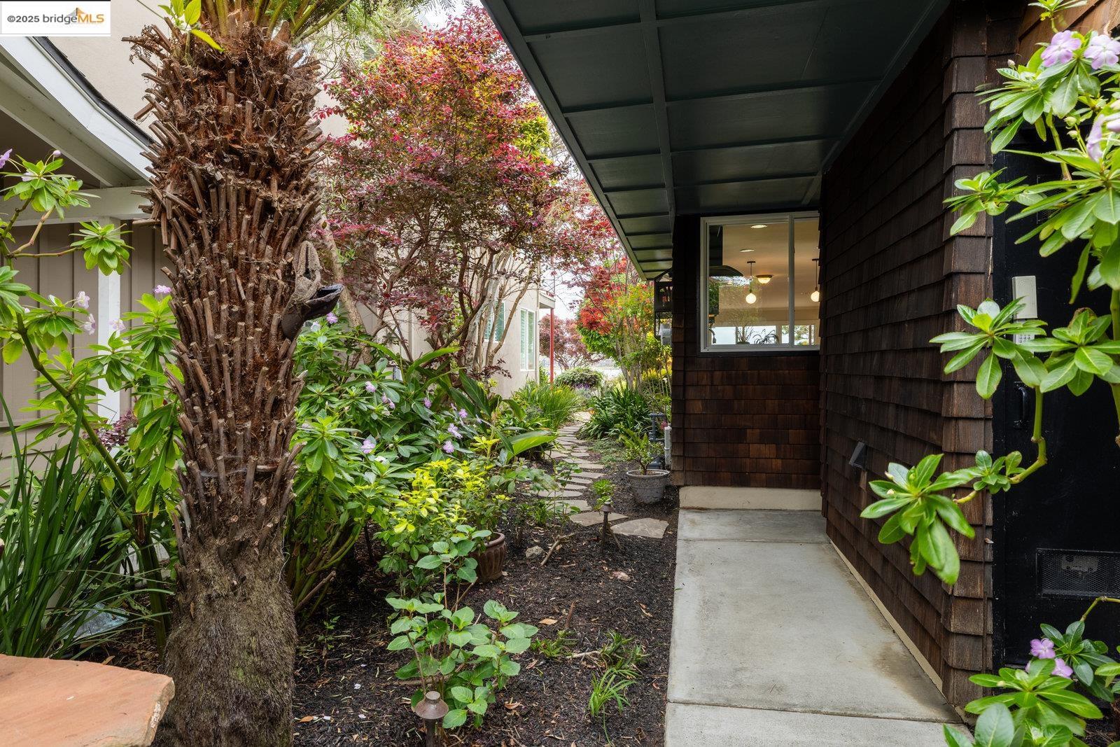 2702 Bayview Dr