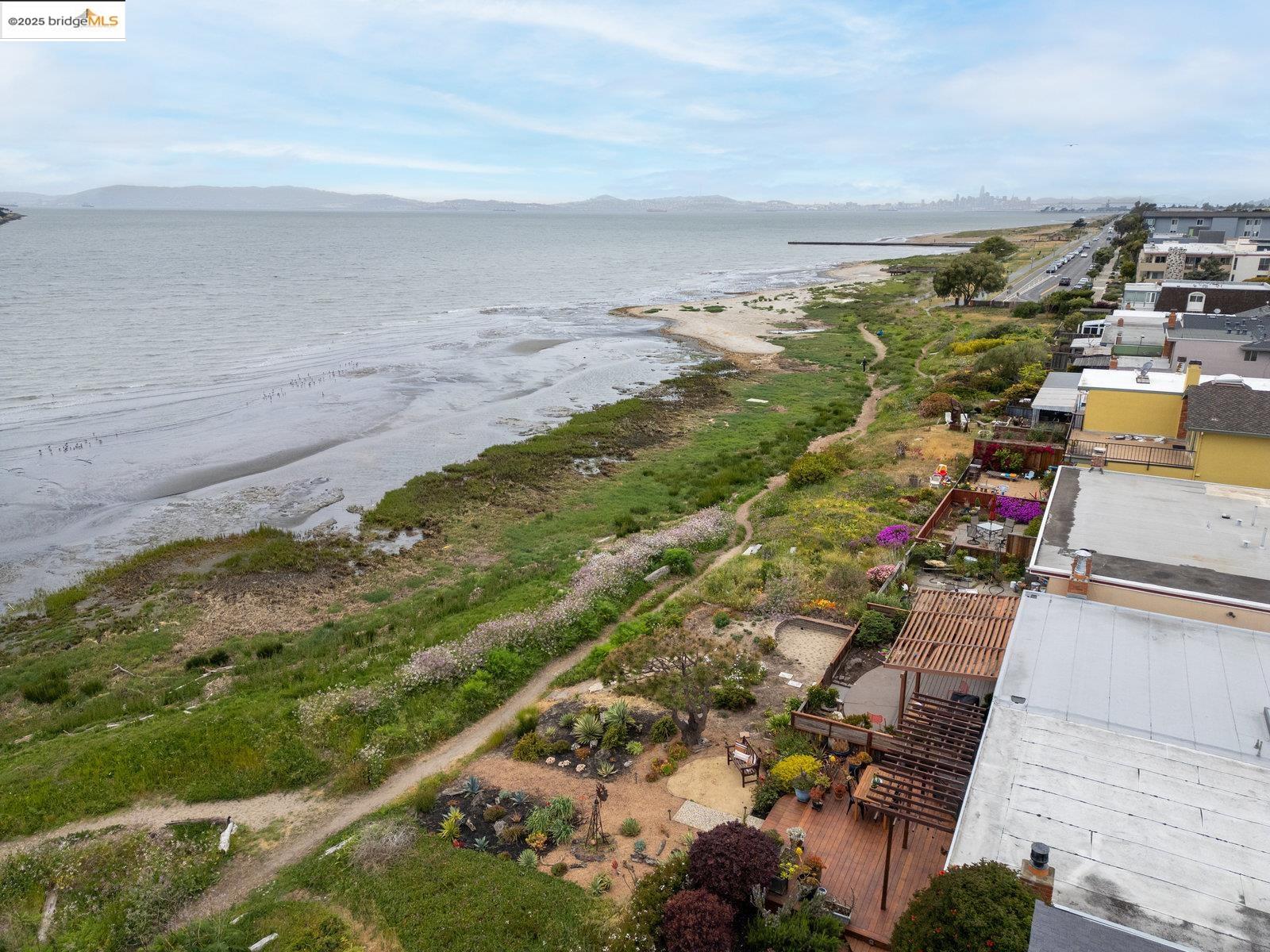 2702 Bayview Dr