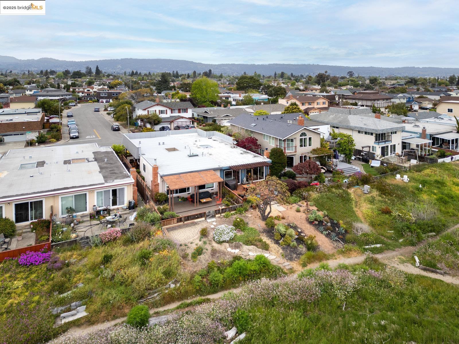 2702 Bayview Dr