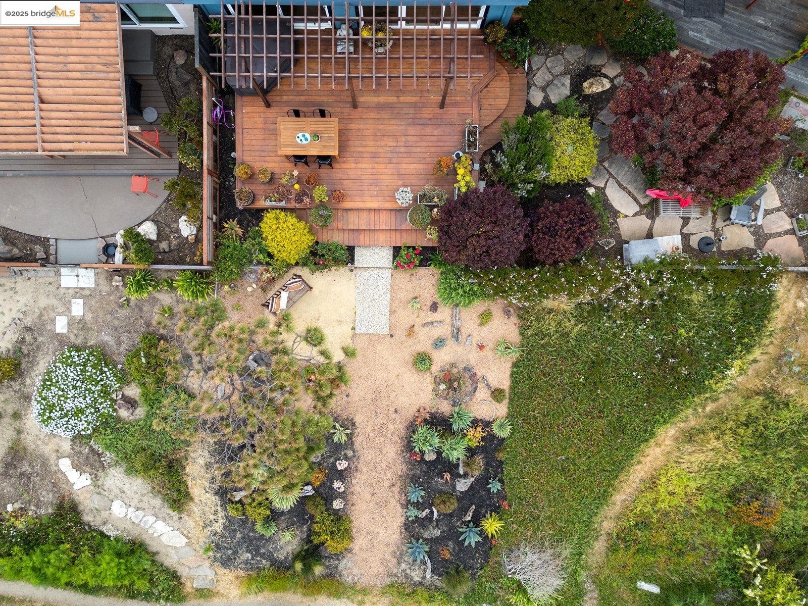 2702 Bayview Dr
