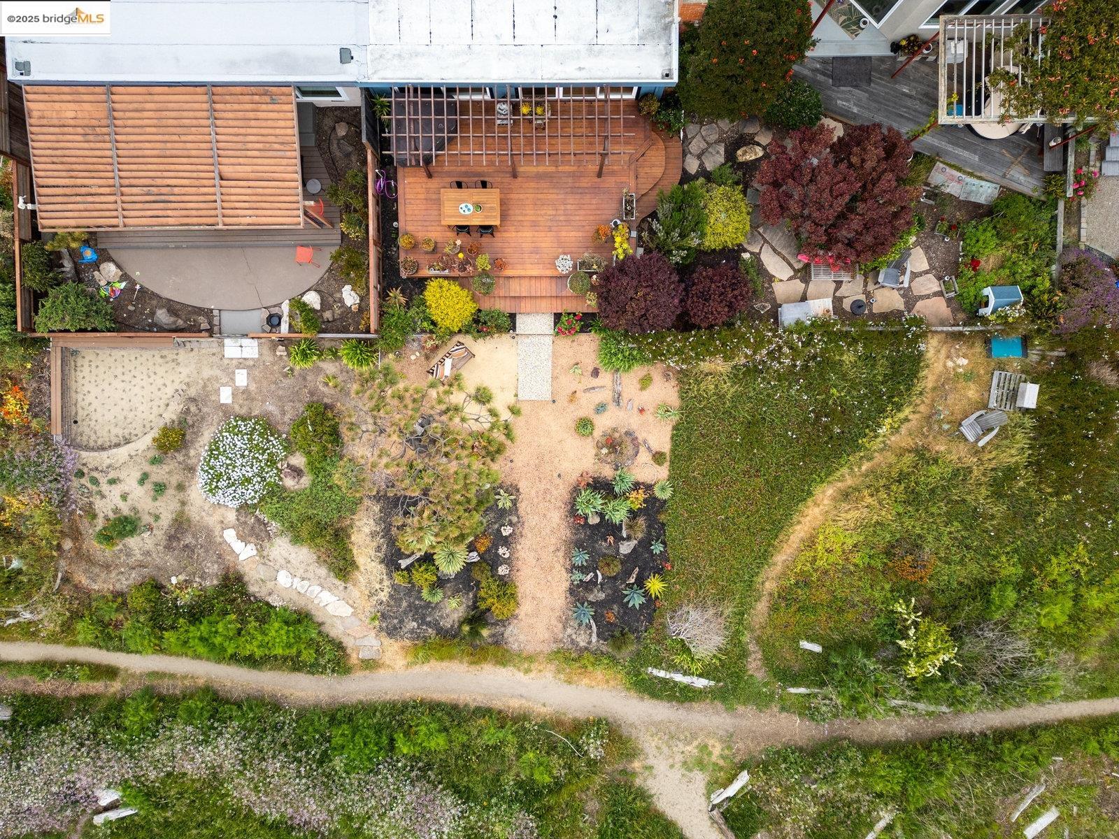 2702 Bayview Dr
