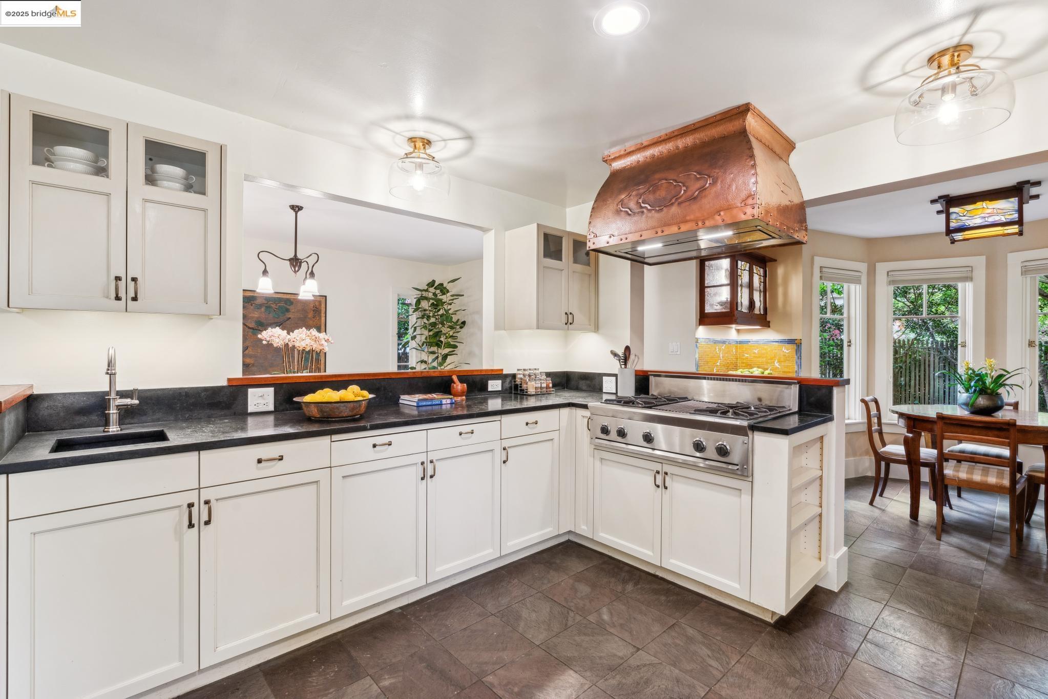 2815 Piedmont Ave