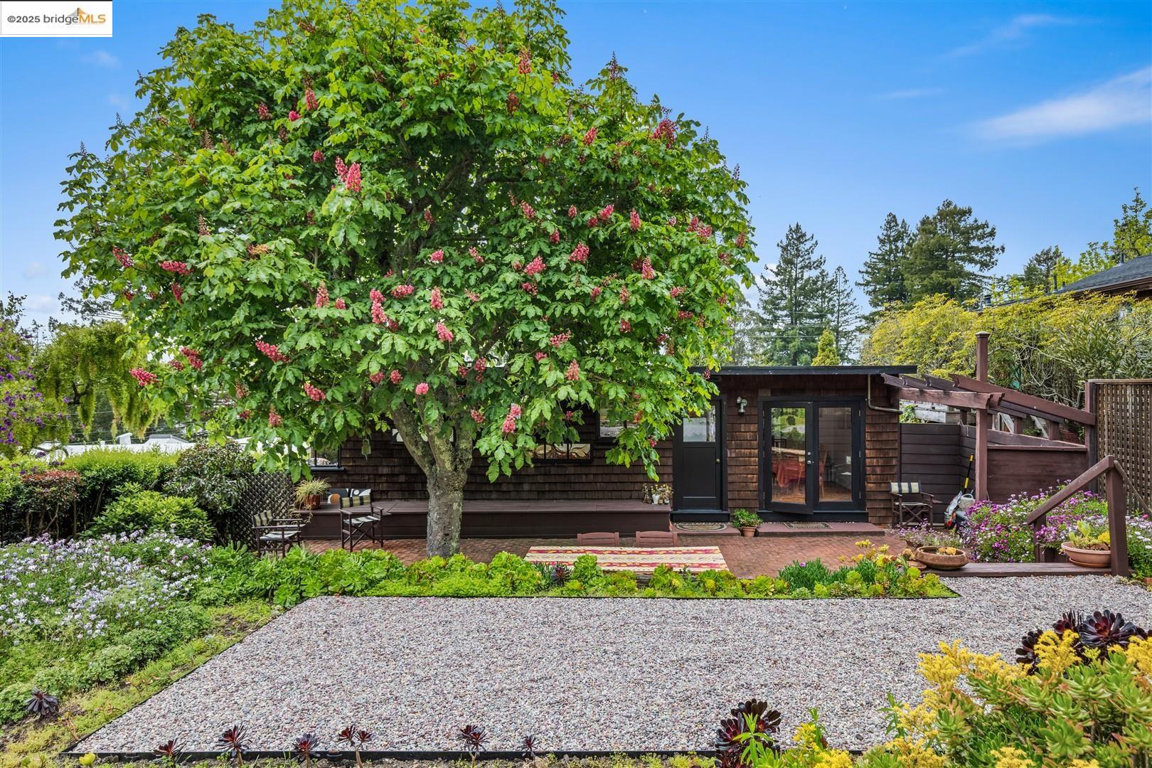 199 Fairlawn Dr