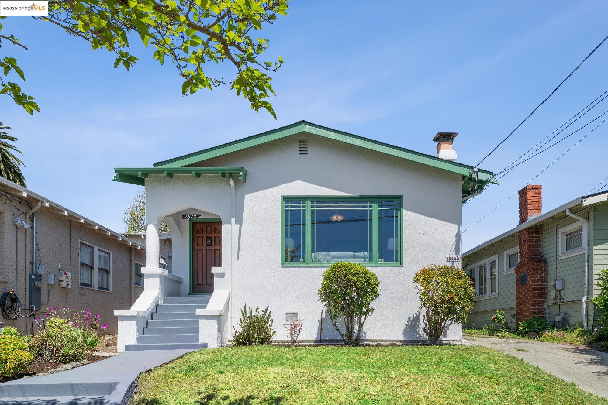 1615 Blake St