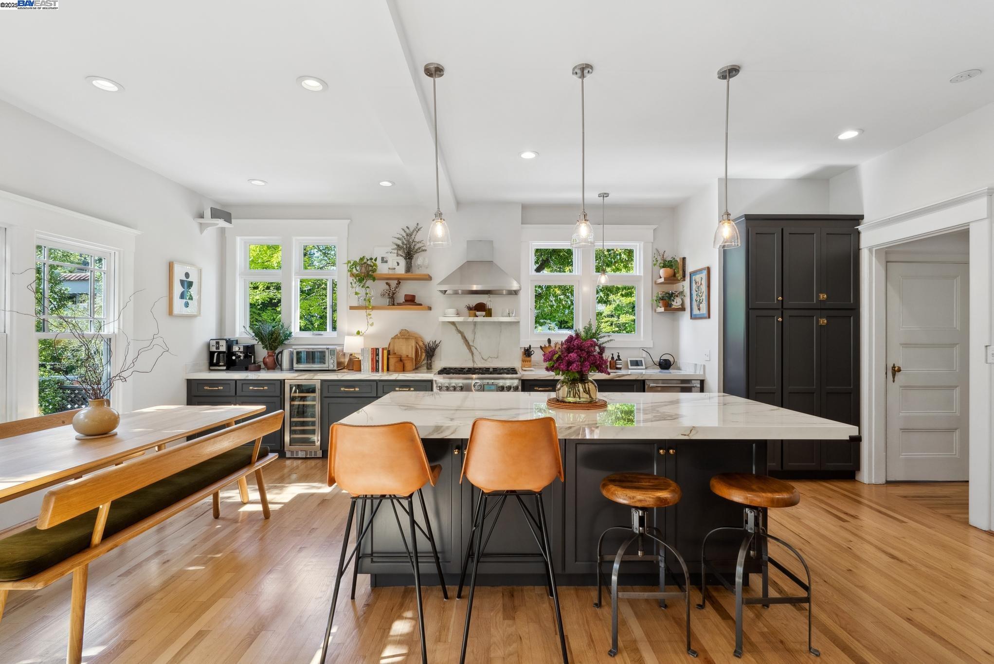 1325 Saint Charles St