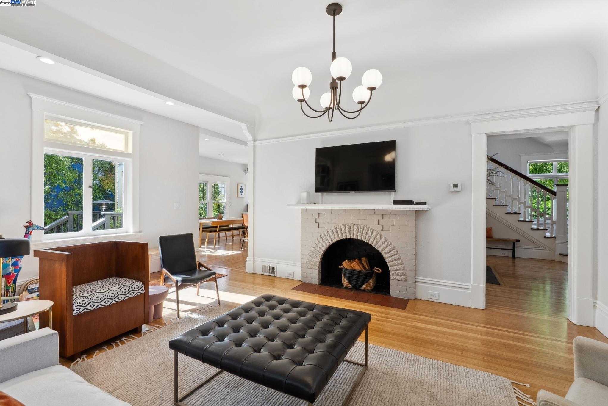 1325 Saint Charles St