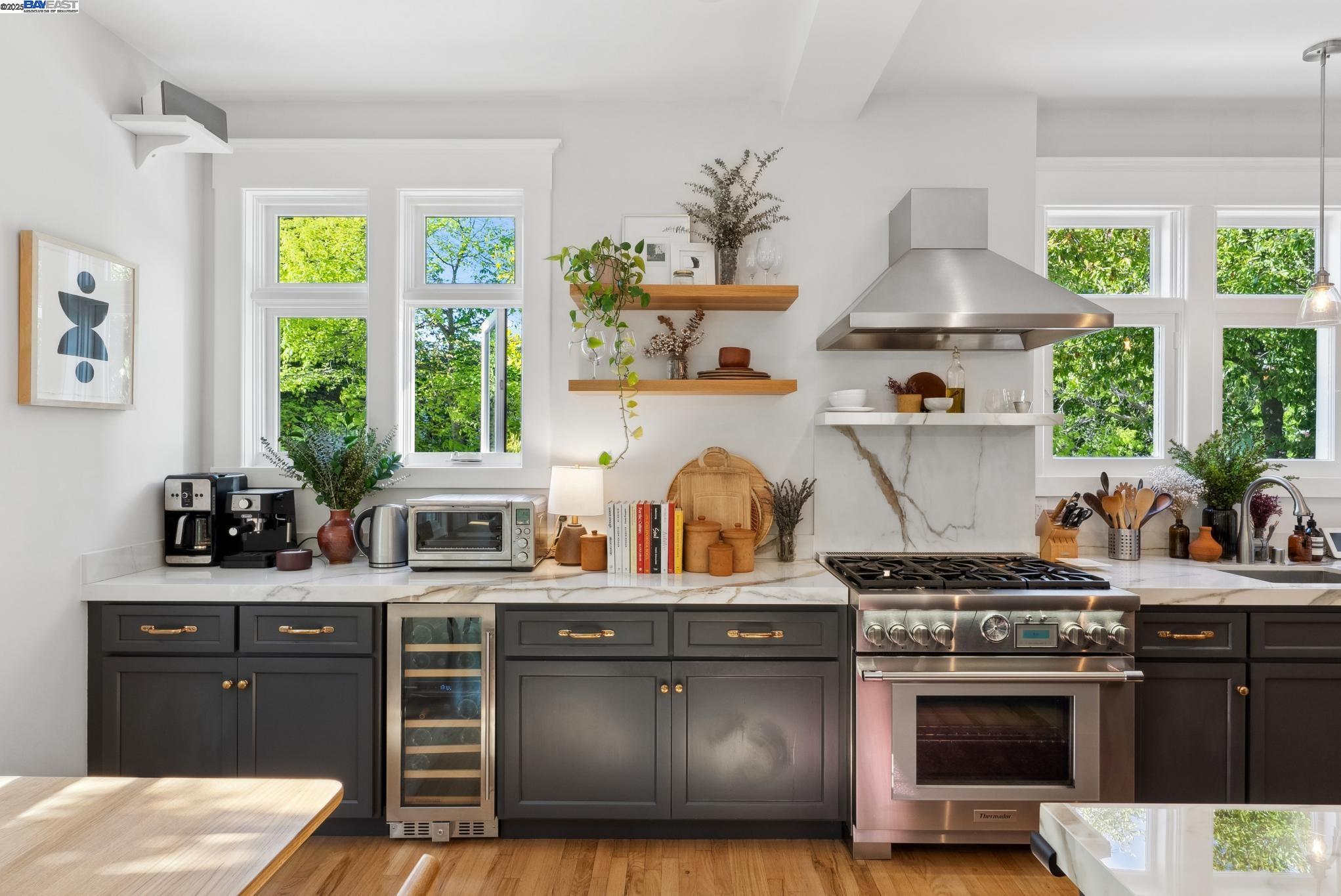 1325 Saint Charles St