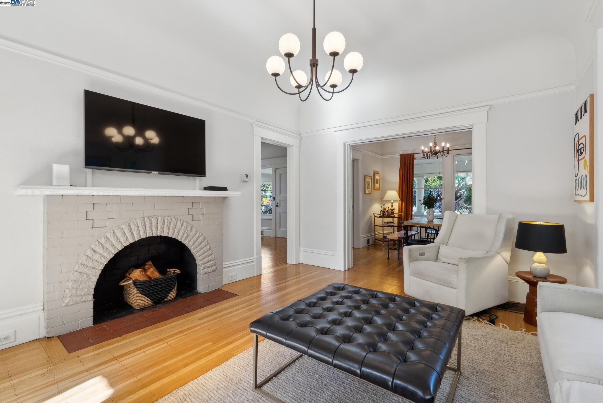 1325 Saint Charles St