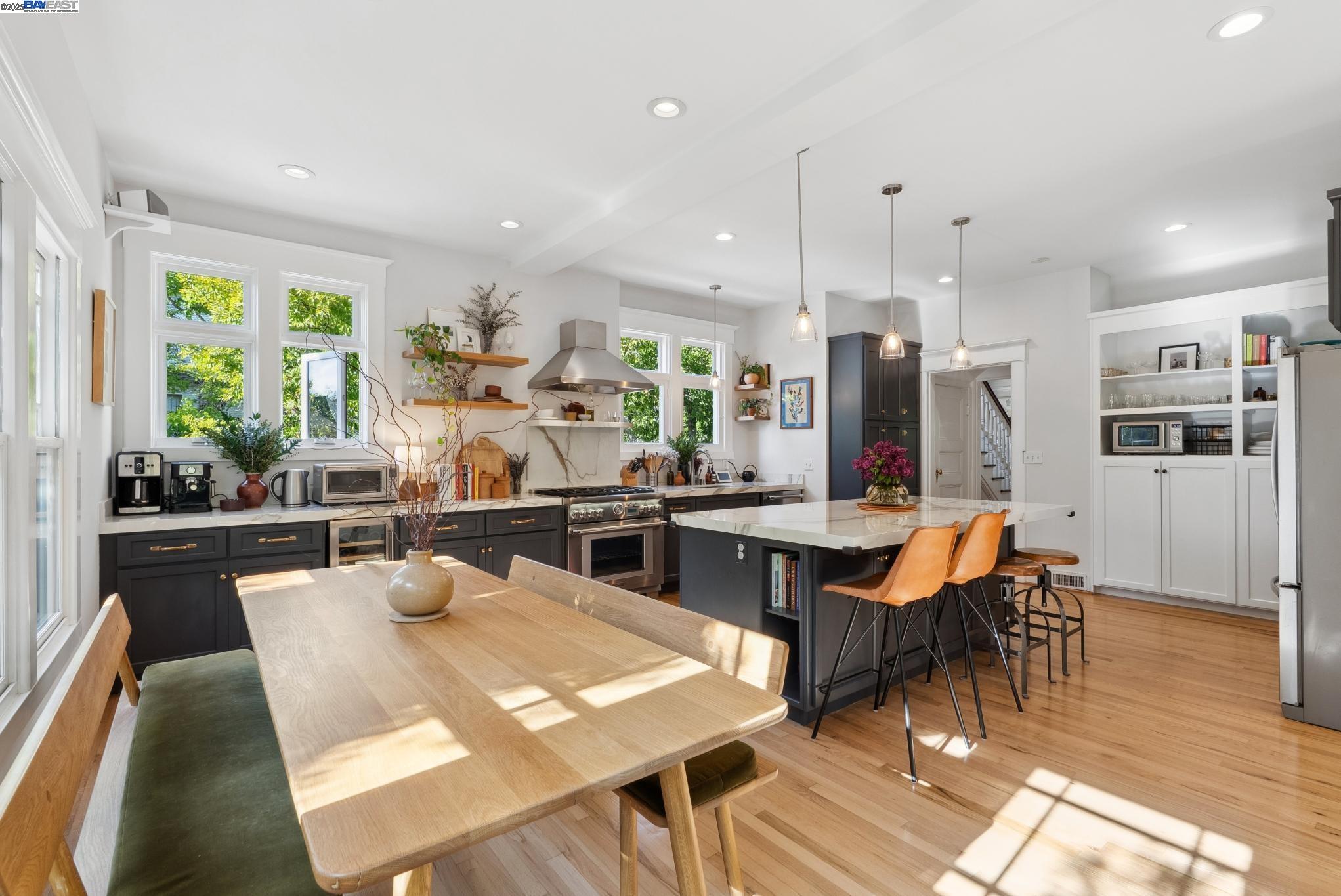 1325 Saint Charles St