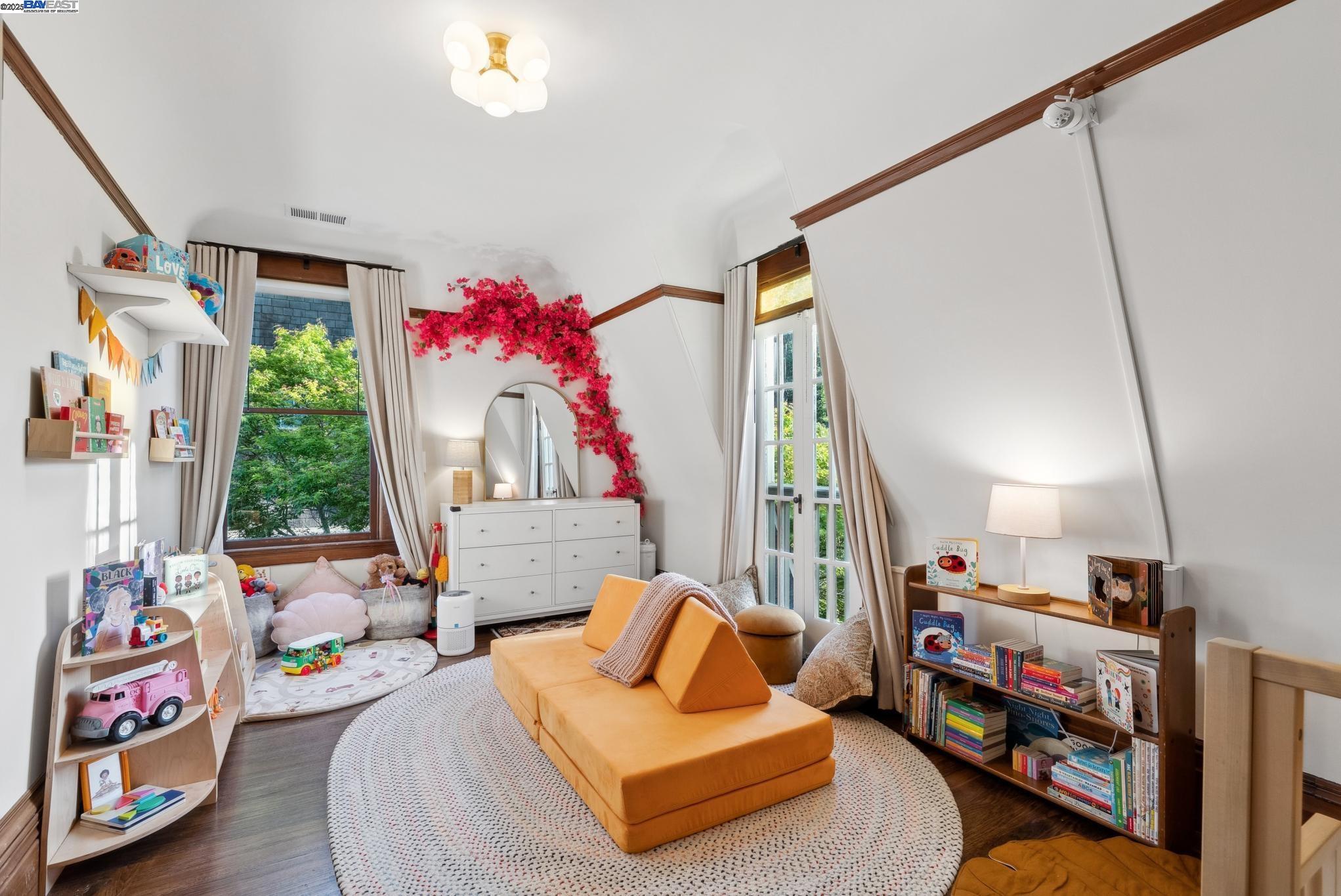 1325 Saint Charles St