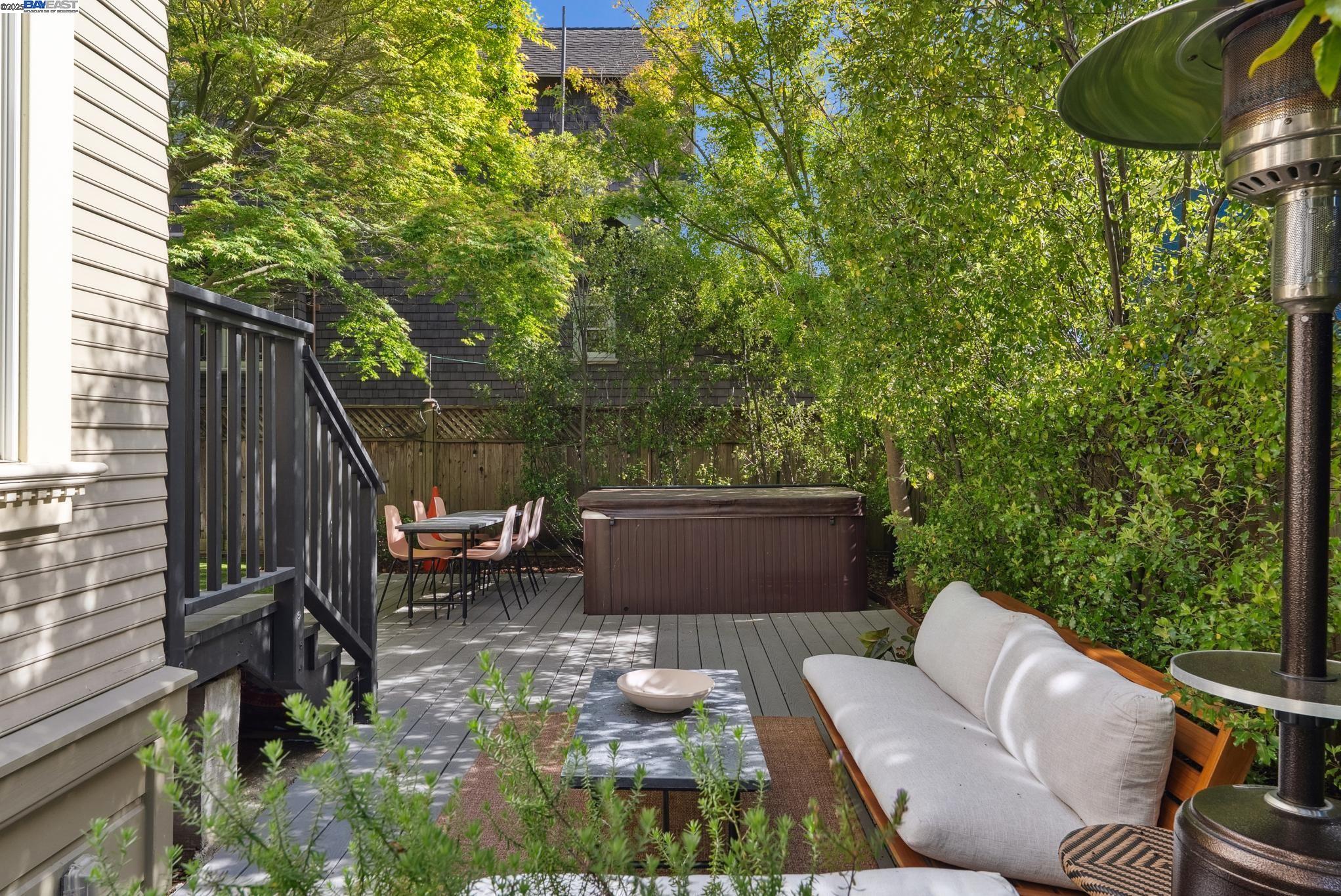 1325 Saint Charles St