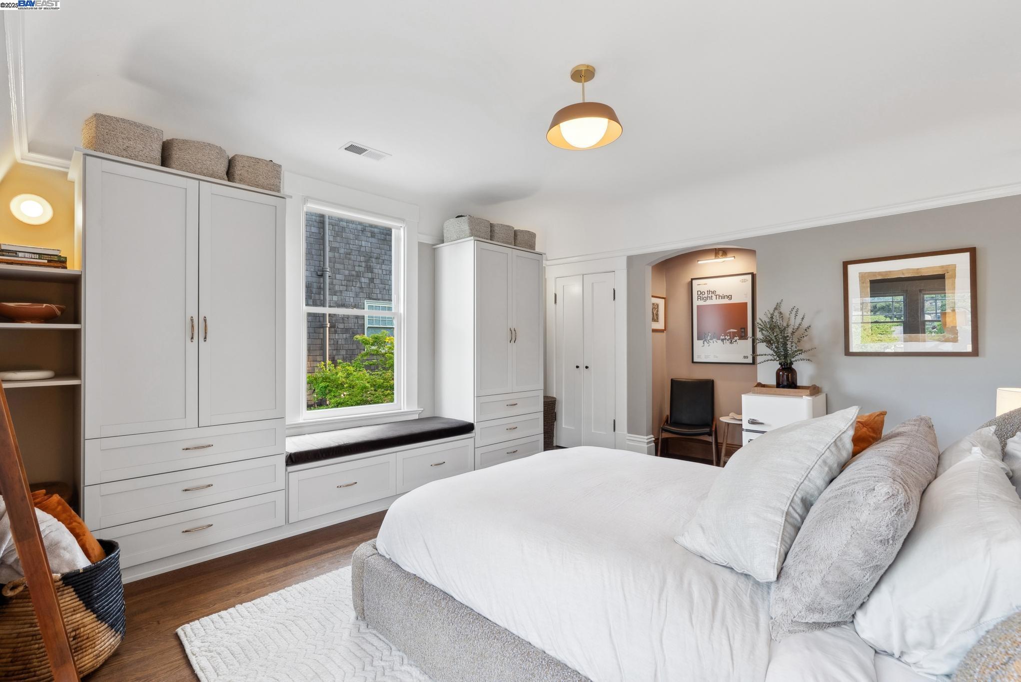 1325 Saint Charles St