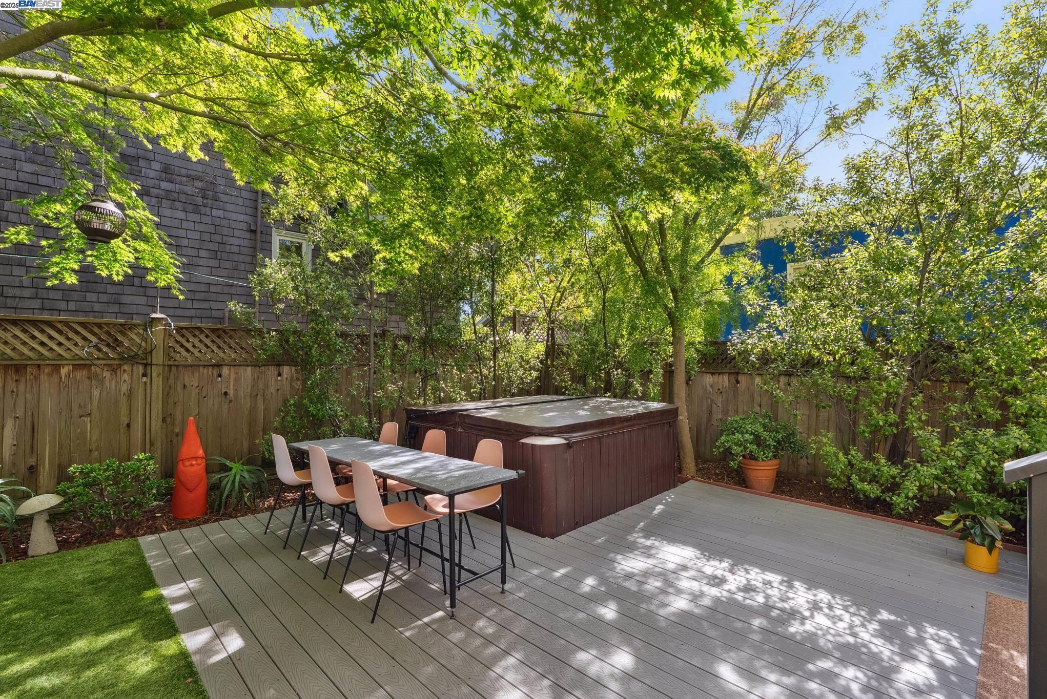 1325 Saint Charles St