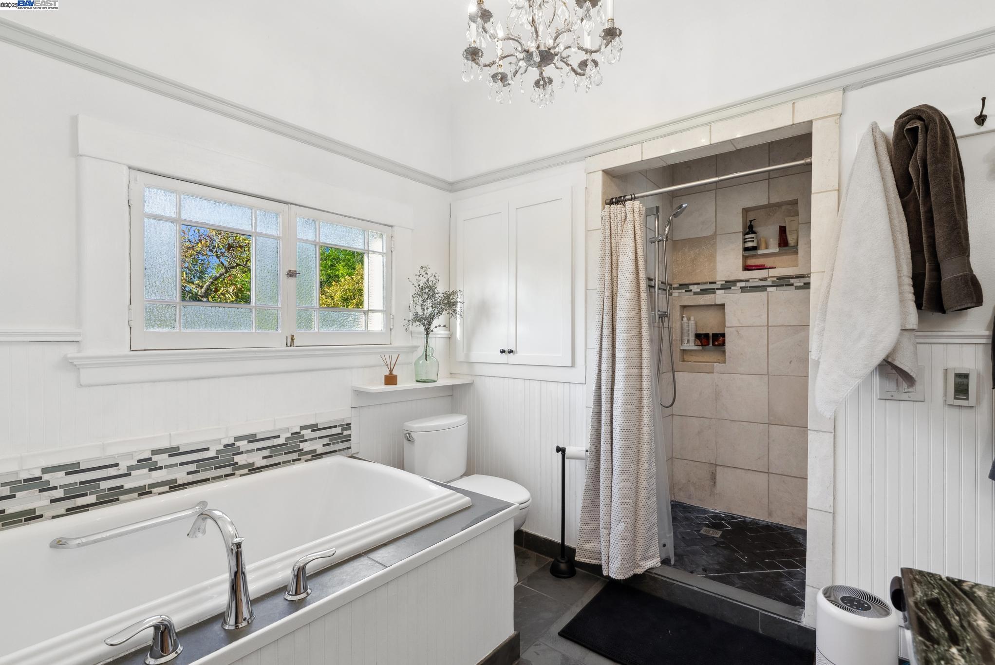 1325 Saint Charles St