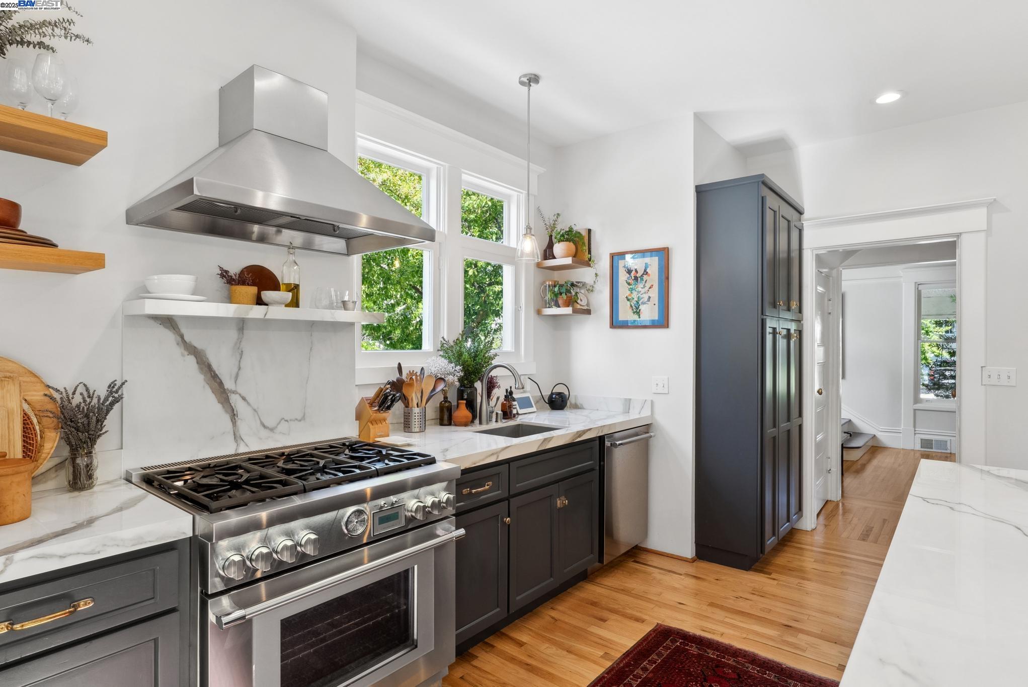 1325 Saint Charles St