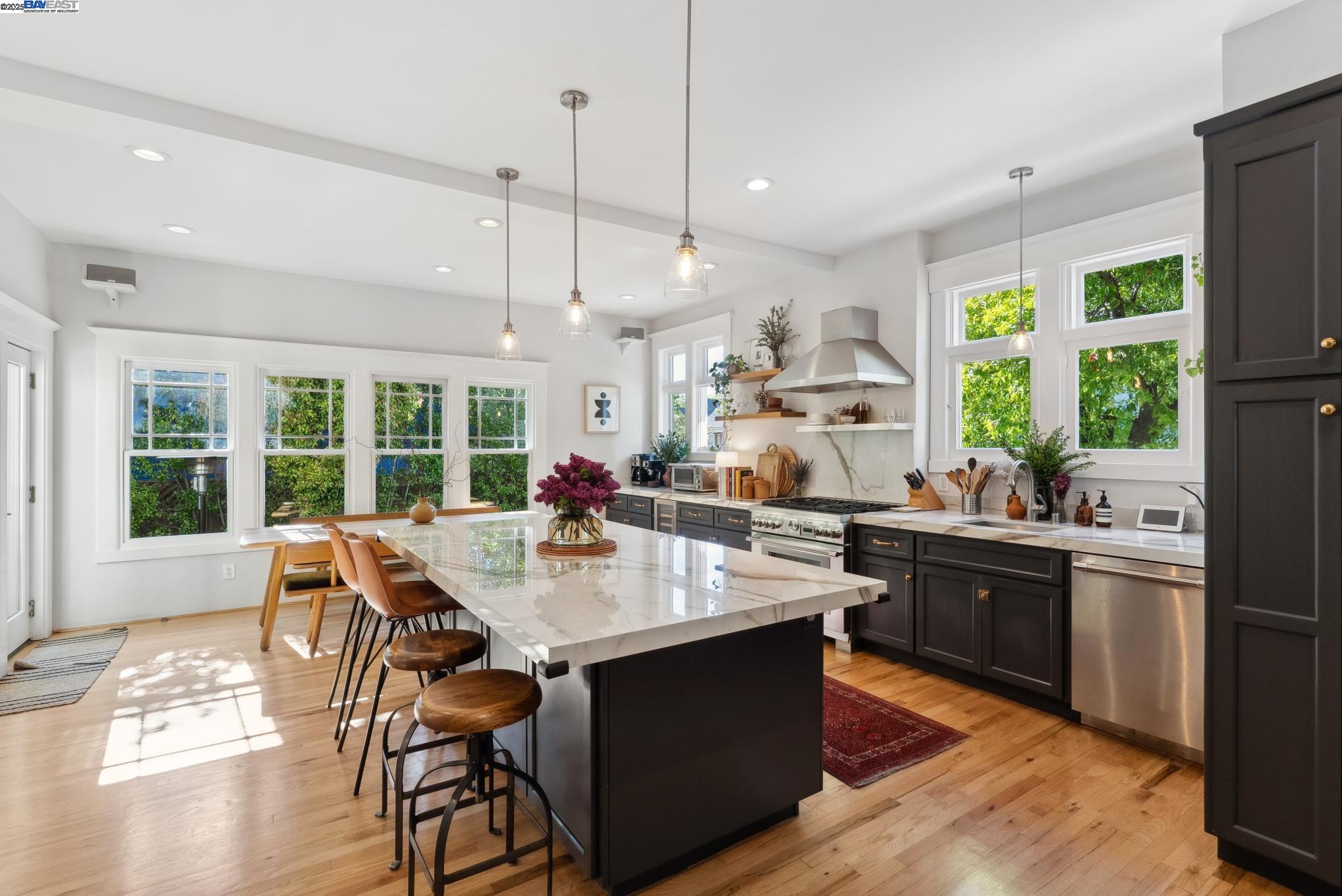 1325 Saint Charles St