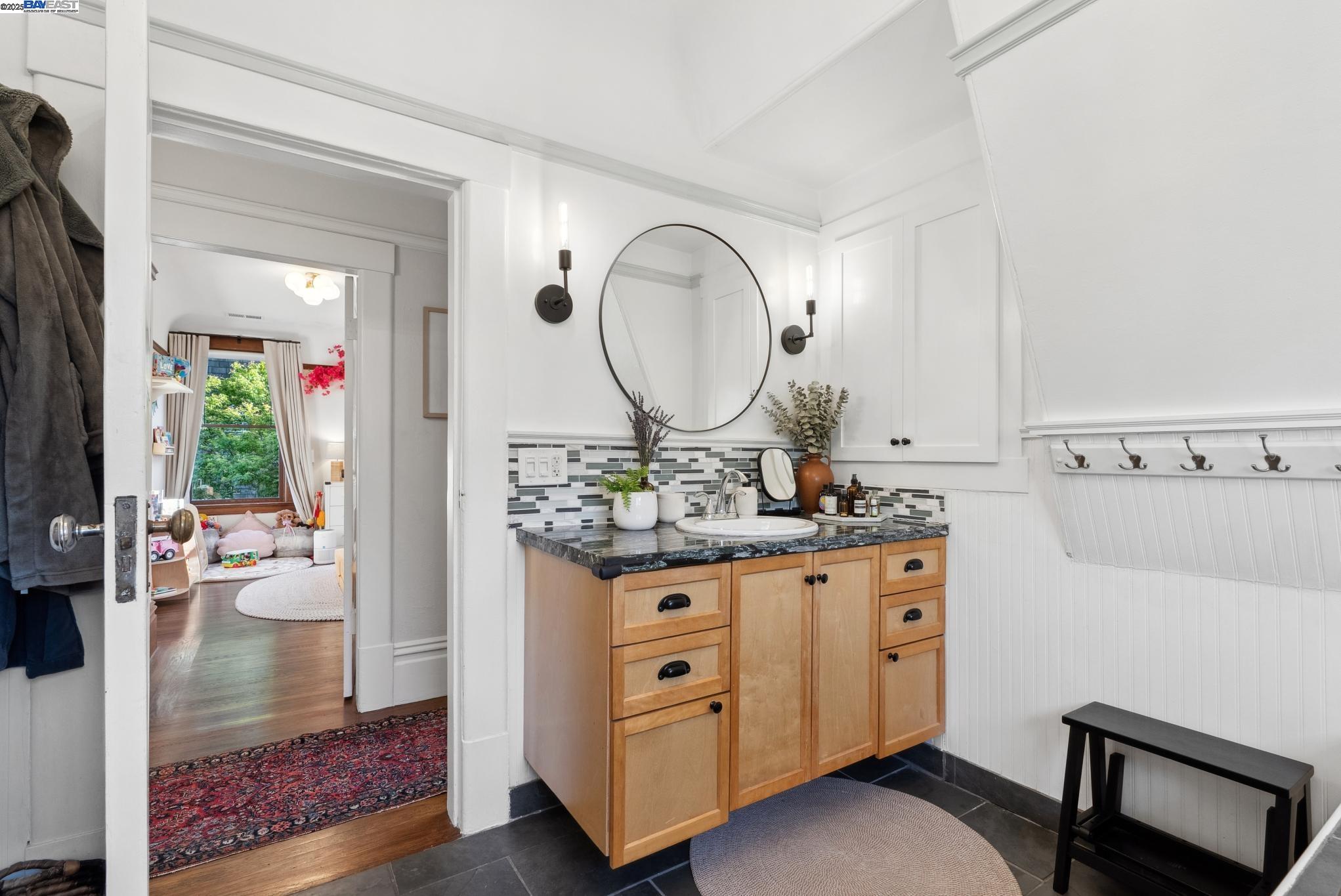 1325 Saint Charles St