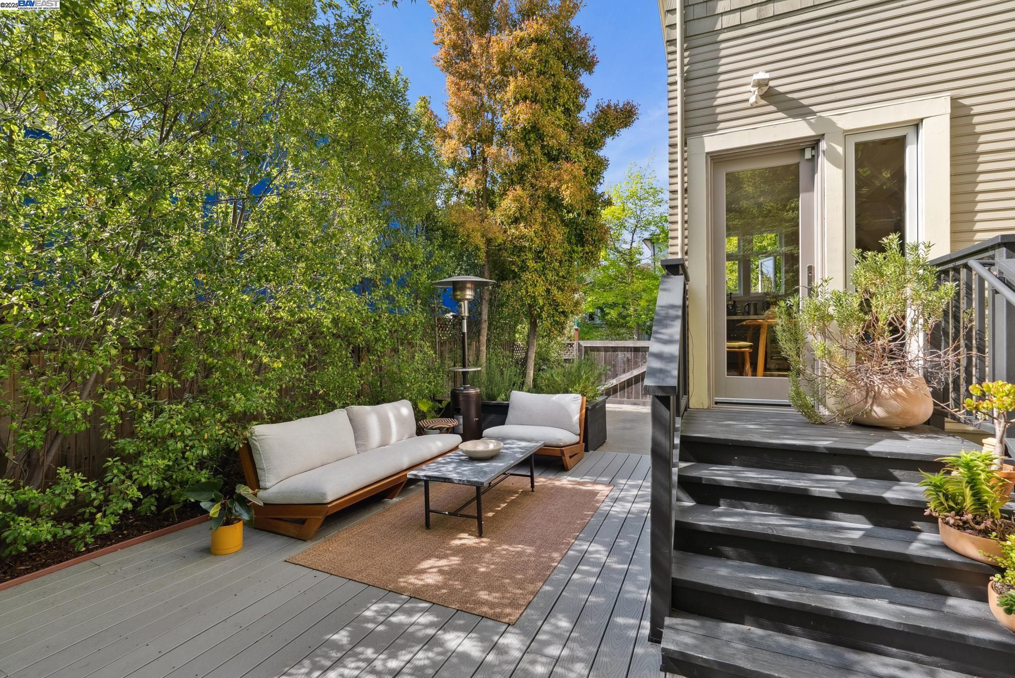 1325 Saint Charles St