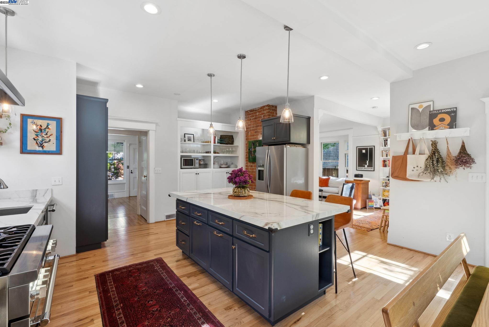 1325 Saint Charles St