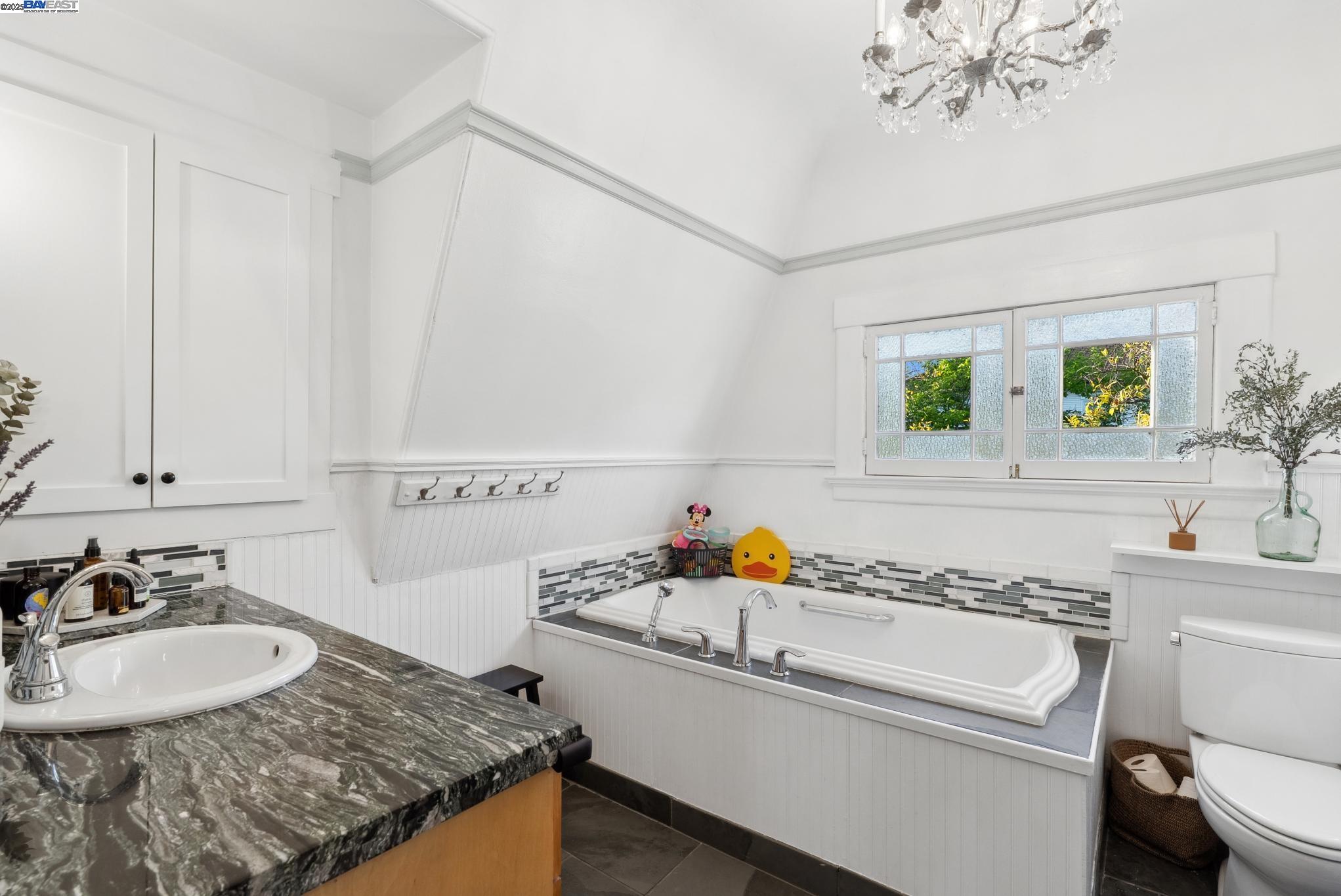 1325 Saint Charles St