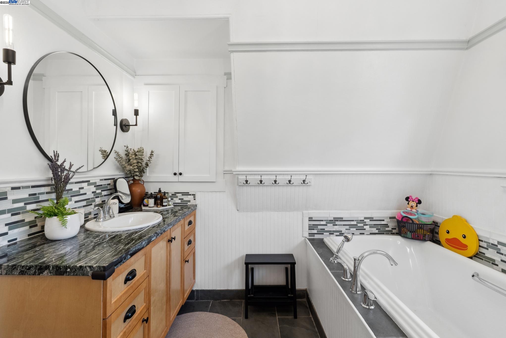 1325 Saint Charles St