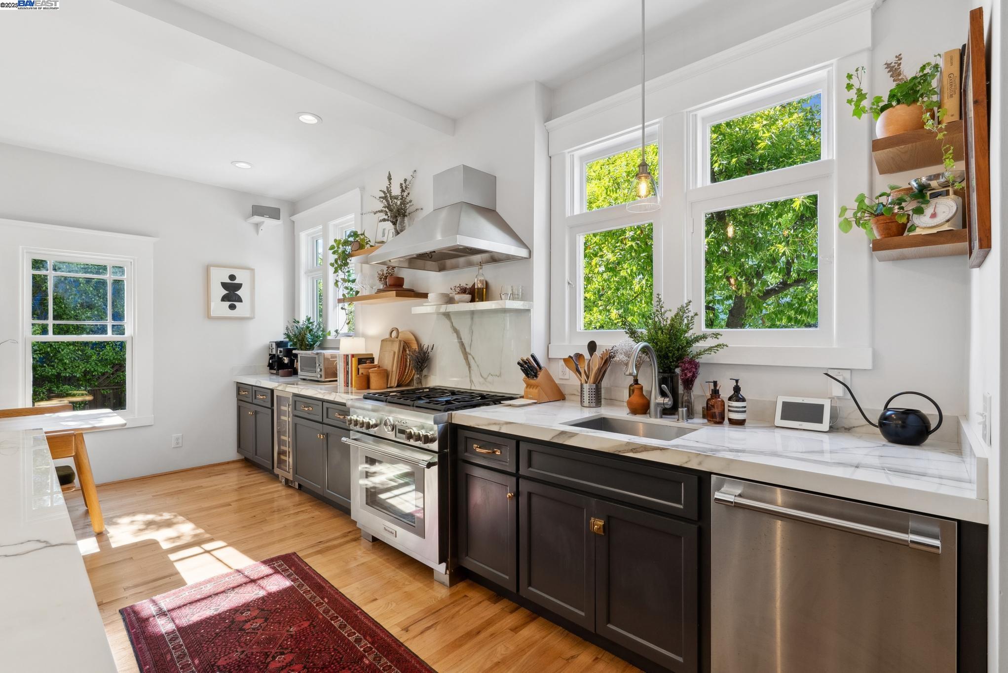 1325 Saint Charles St