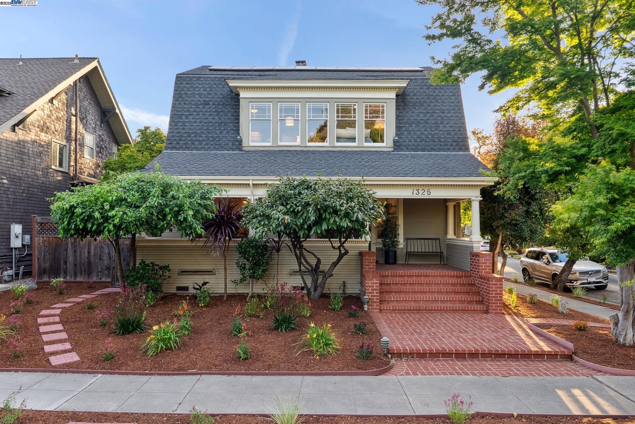 1325 Saint Charles St