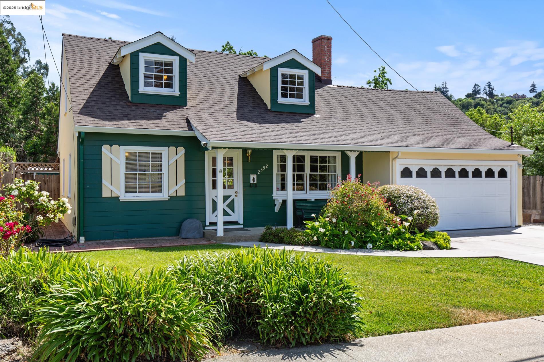 2352 Ramona St