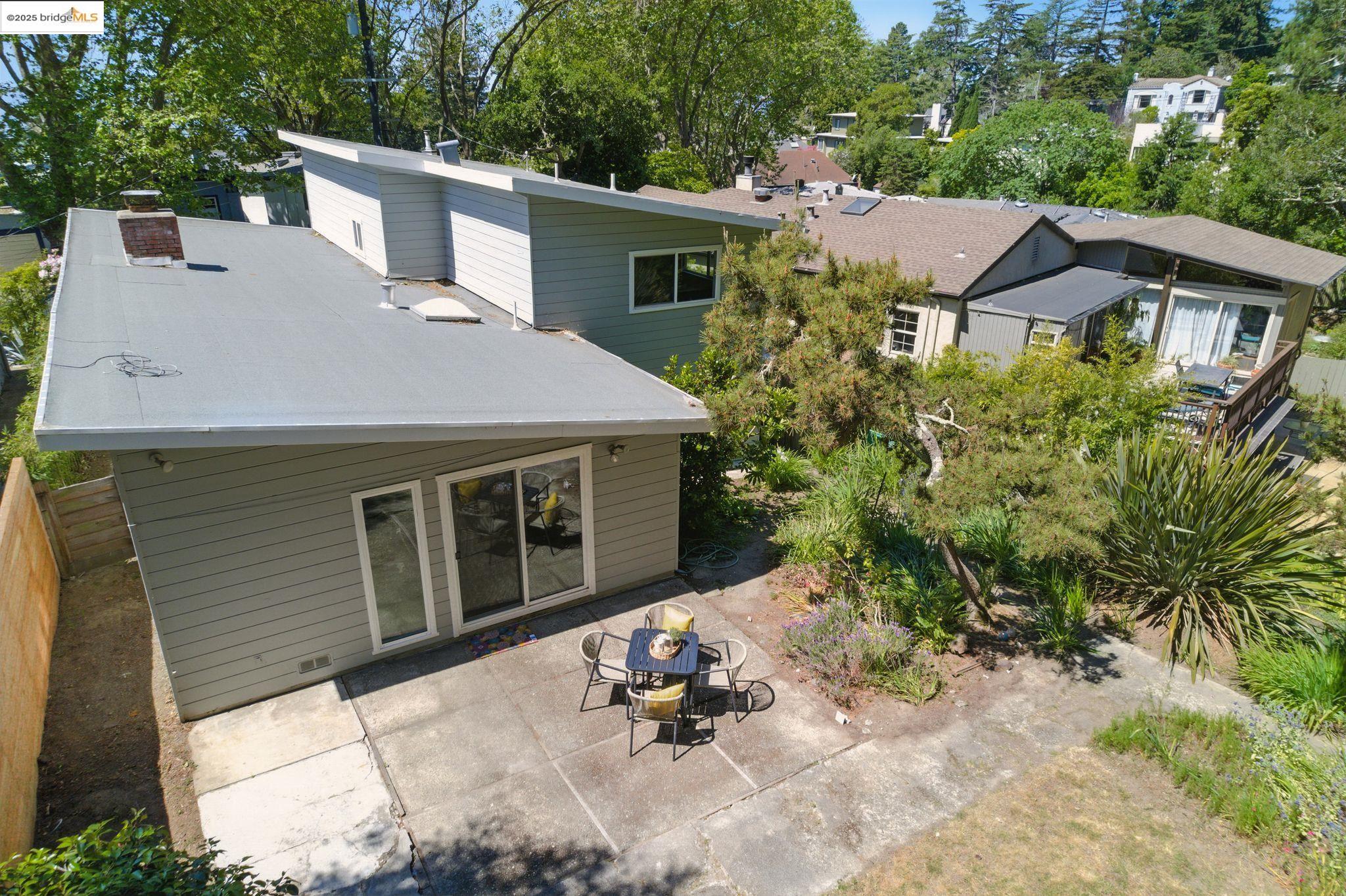 1087 Keith Ave