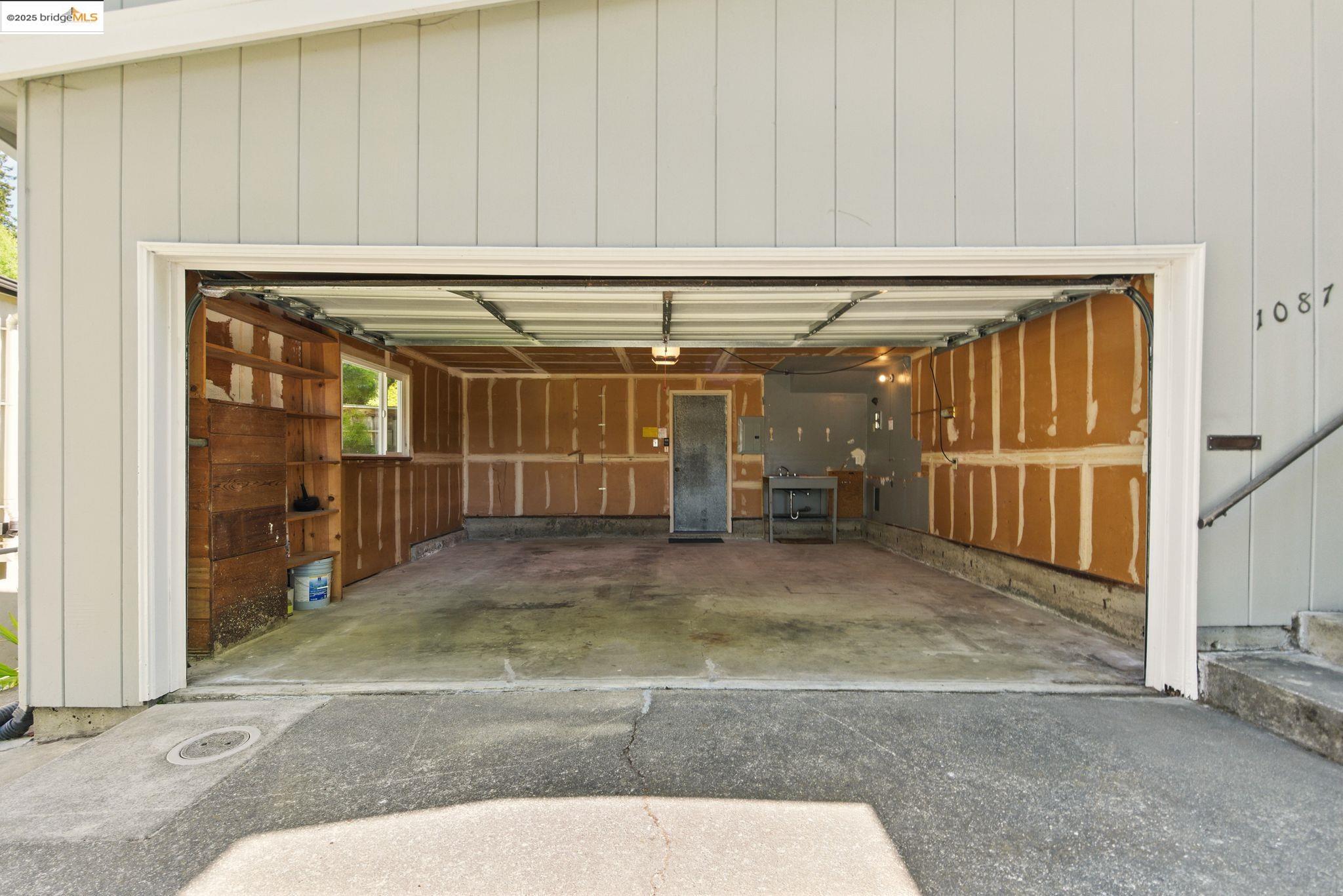 1087 Keith Ave