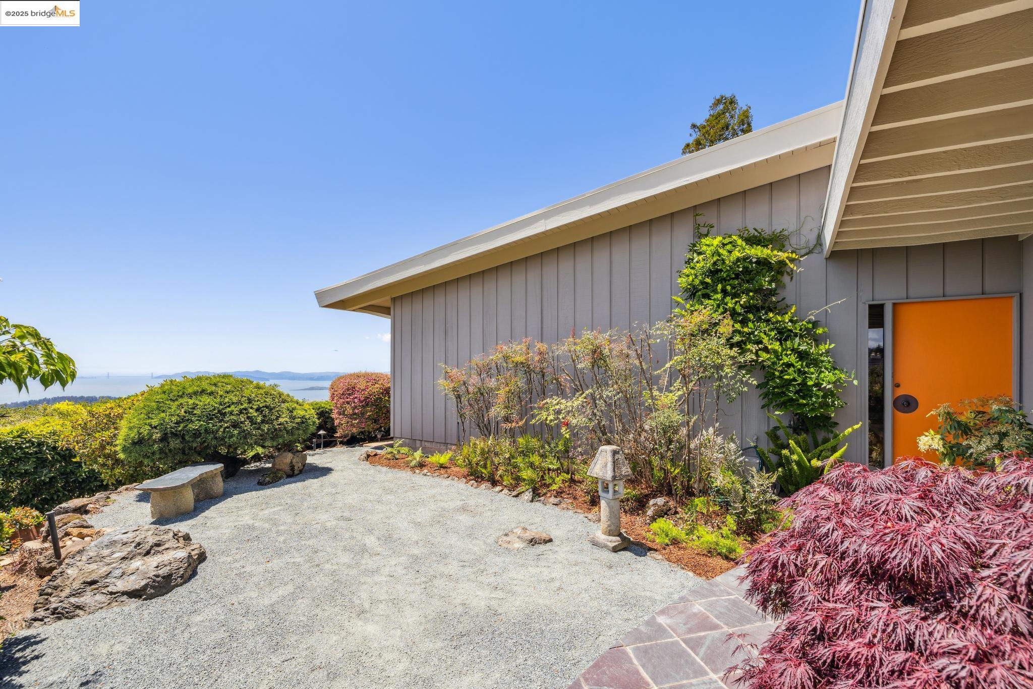 1 Garden Dr