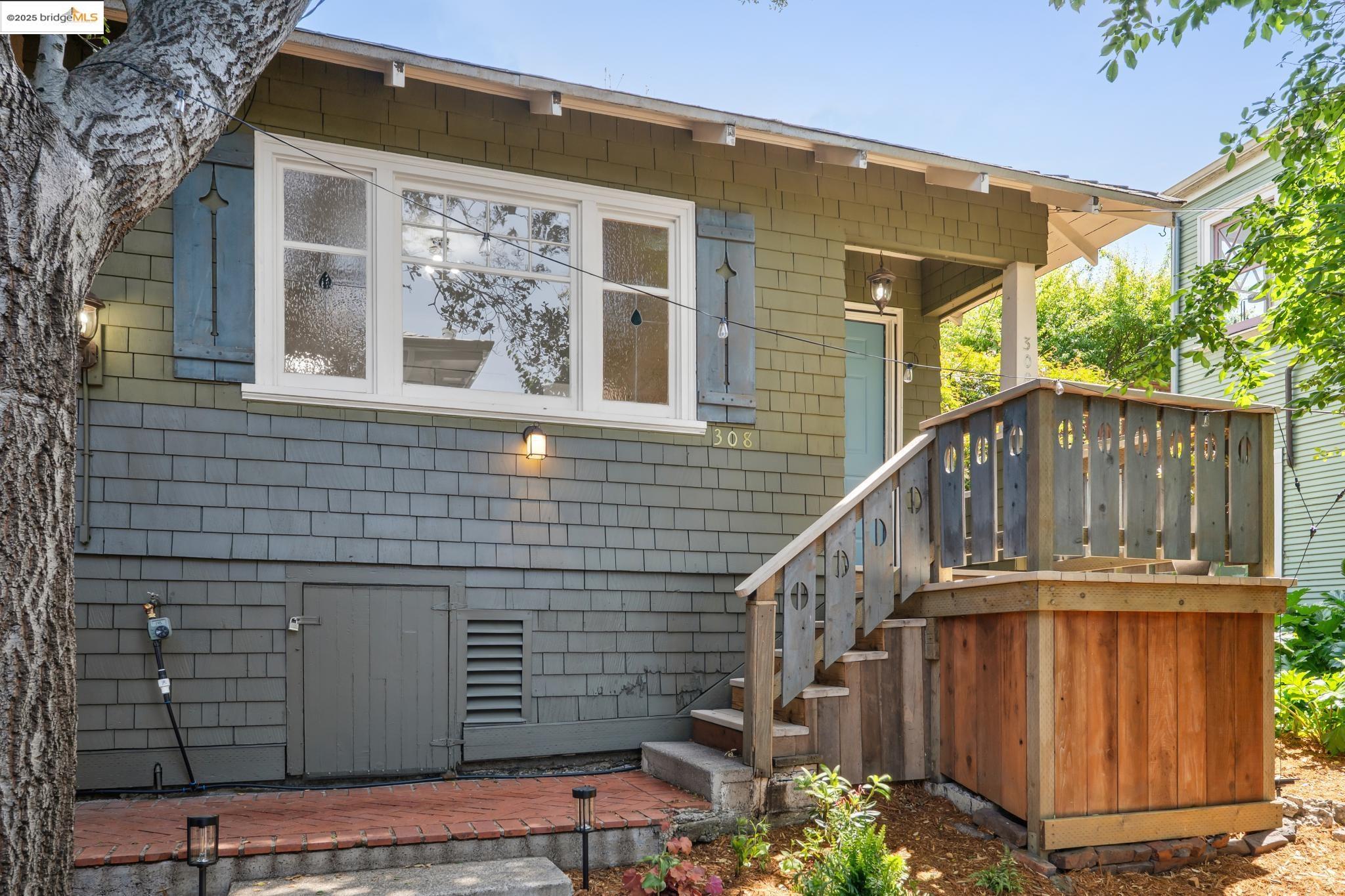 310 Oakland Ave