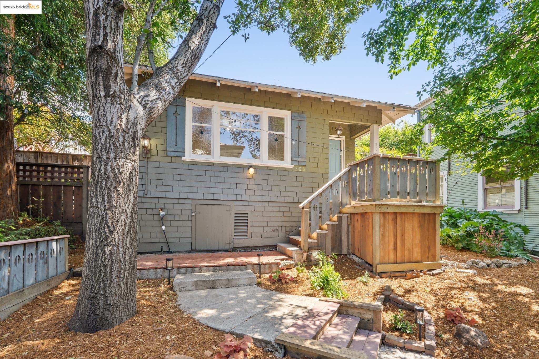 310 Oakland Ave