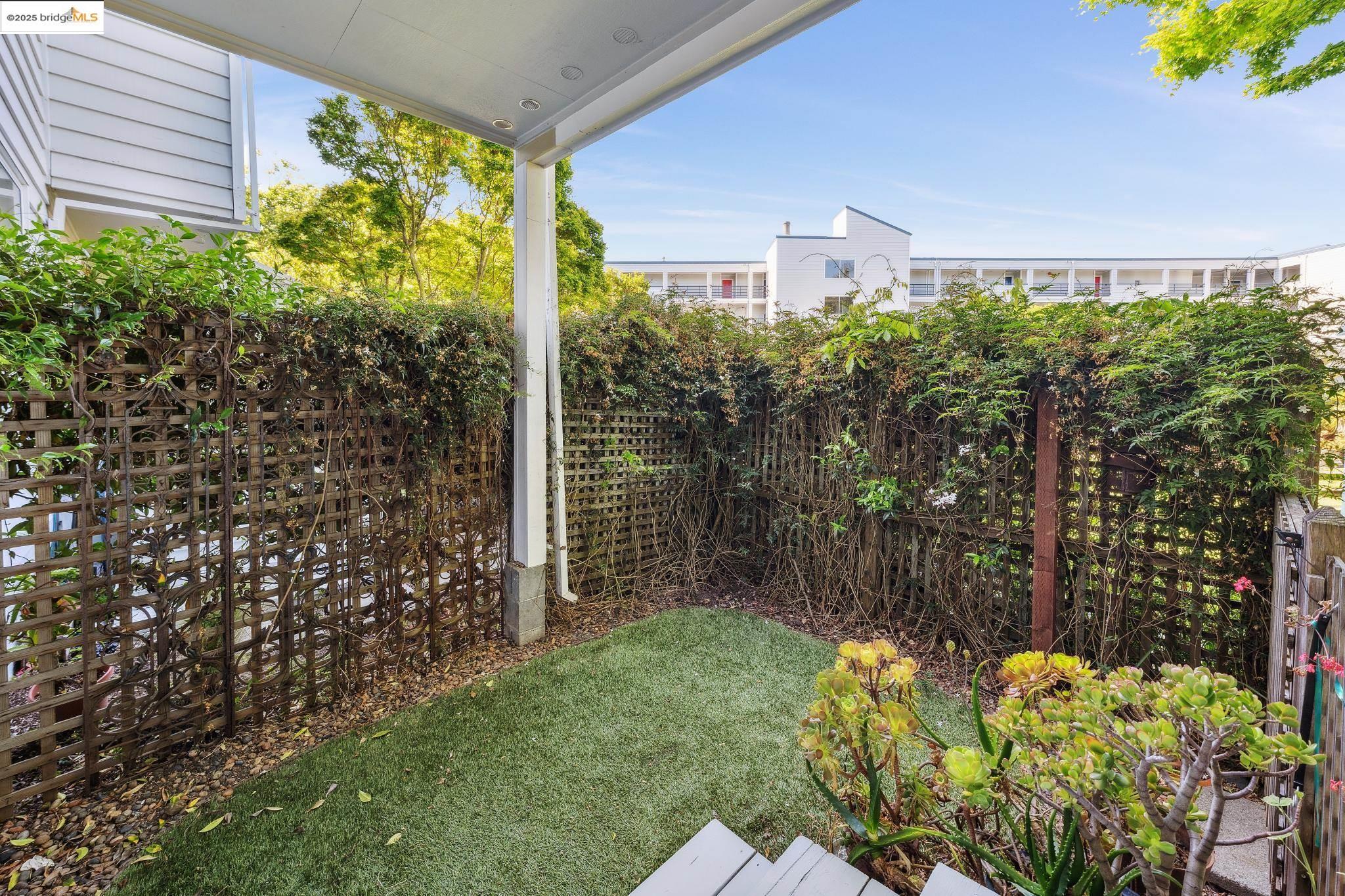 1207 Melville Square # 114