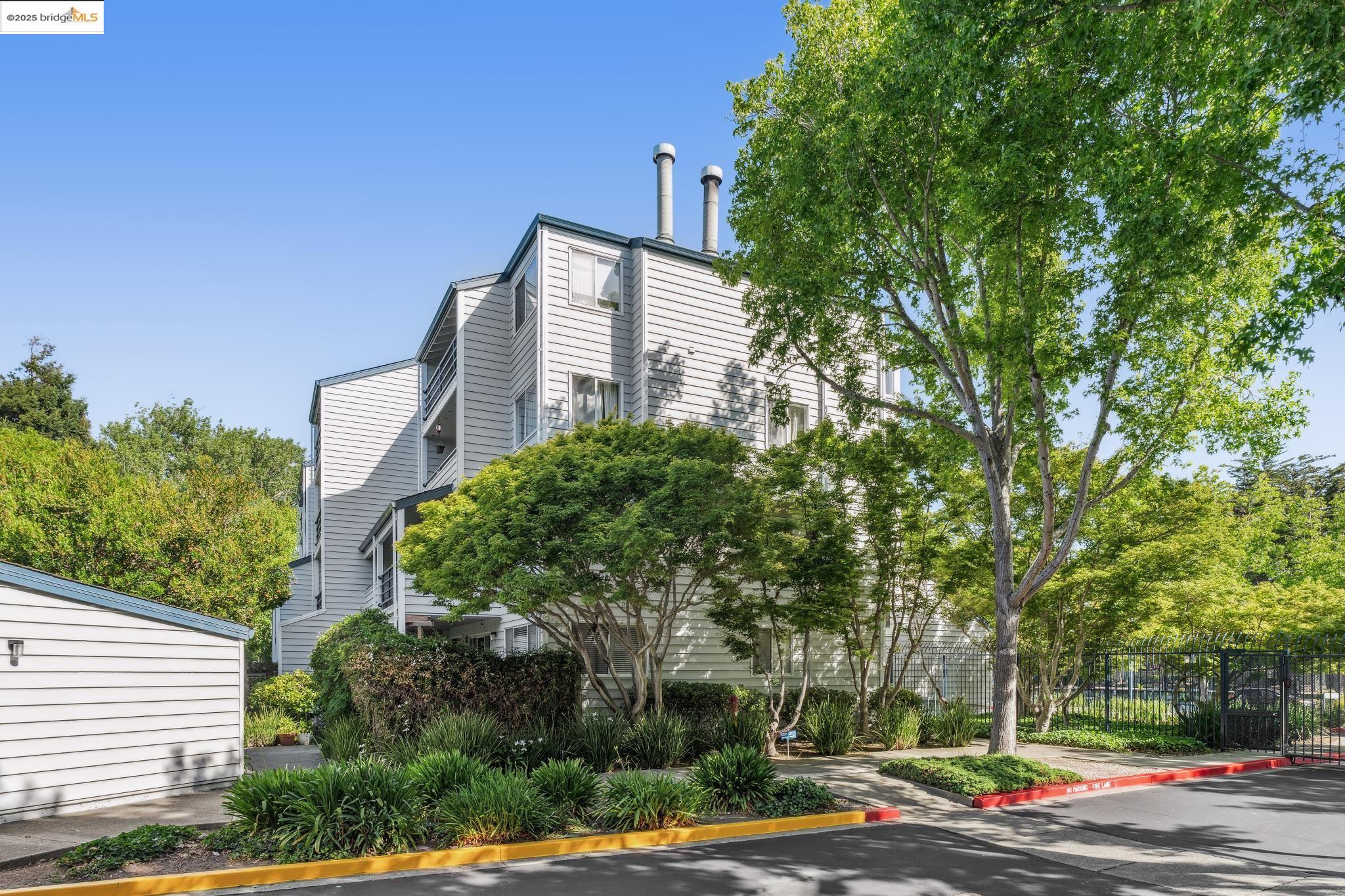 1207 Melville Square # 114