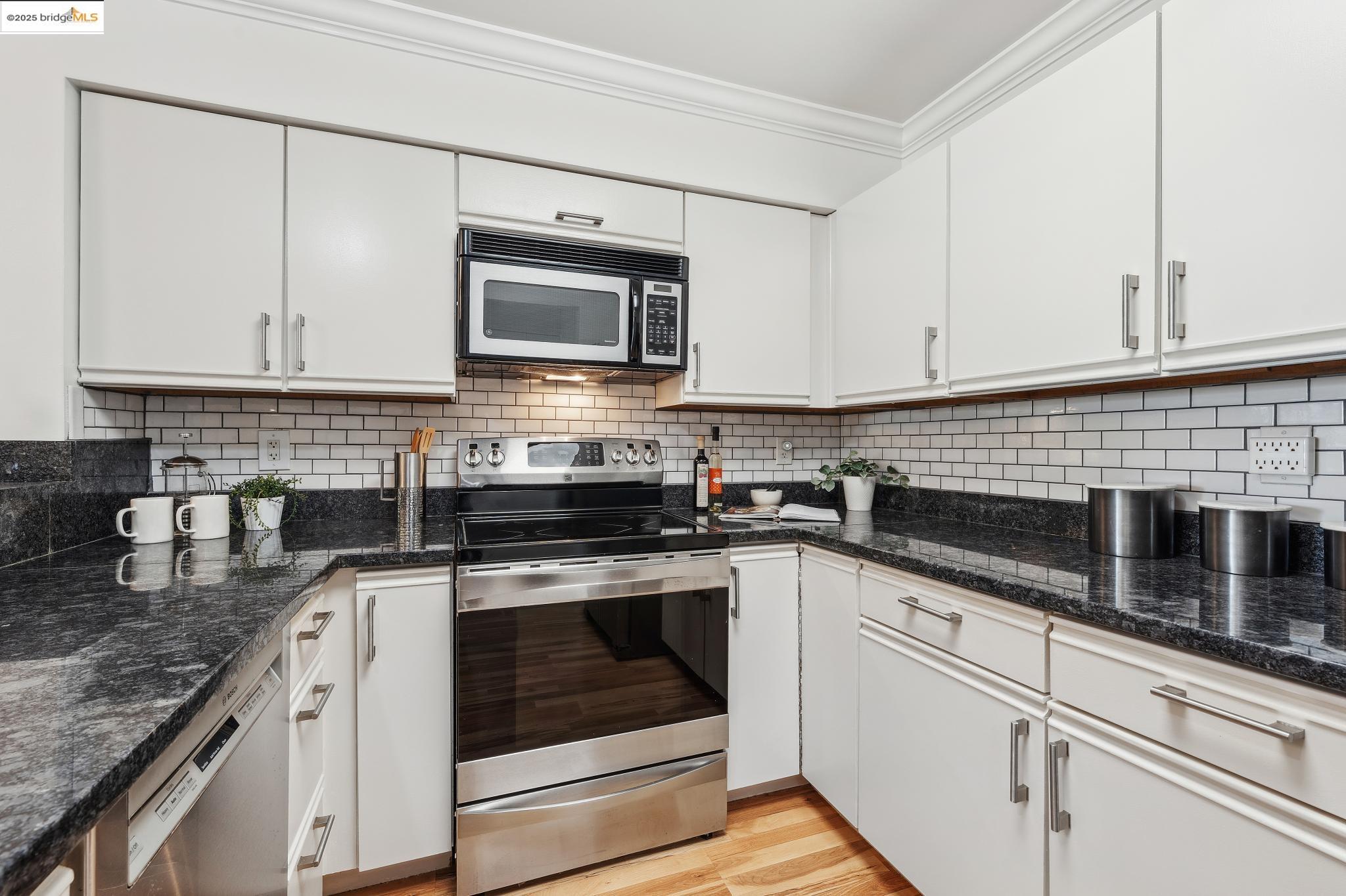 1207 Melville Square # 114