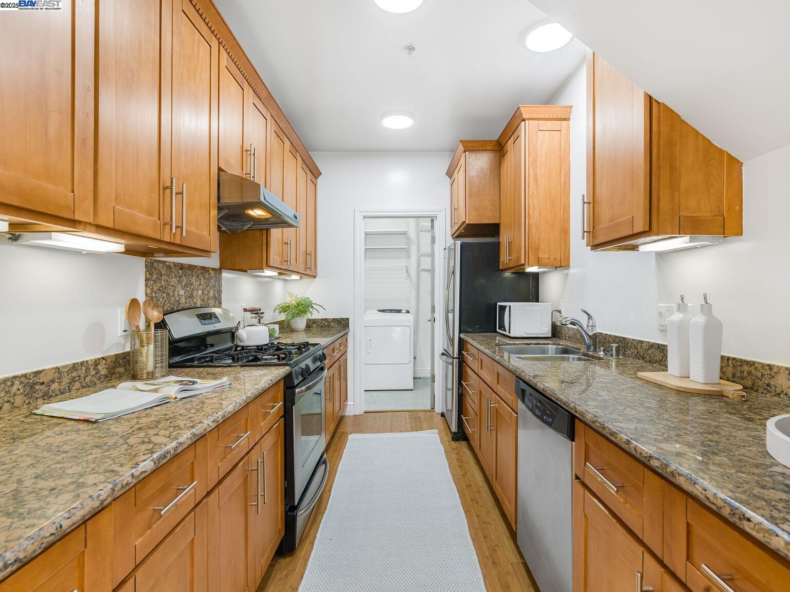 936 Kains Ave # 1