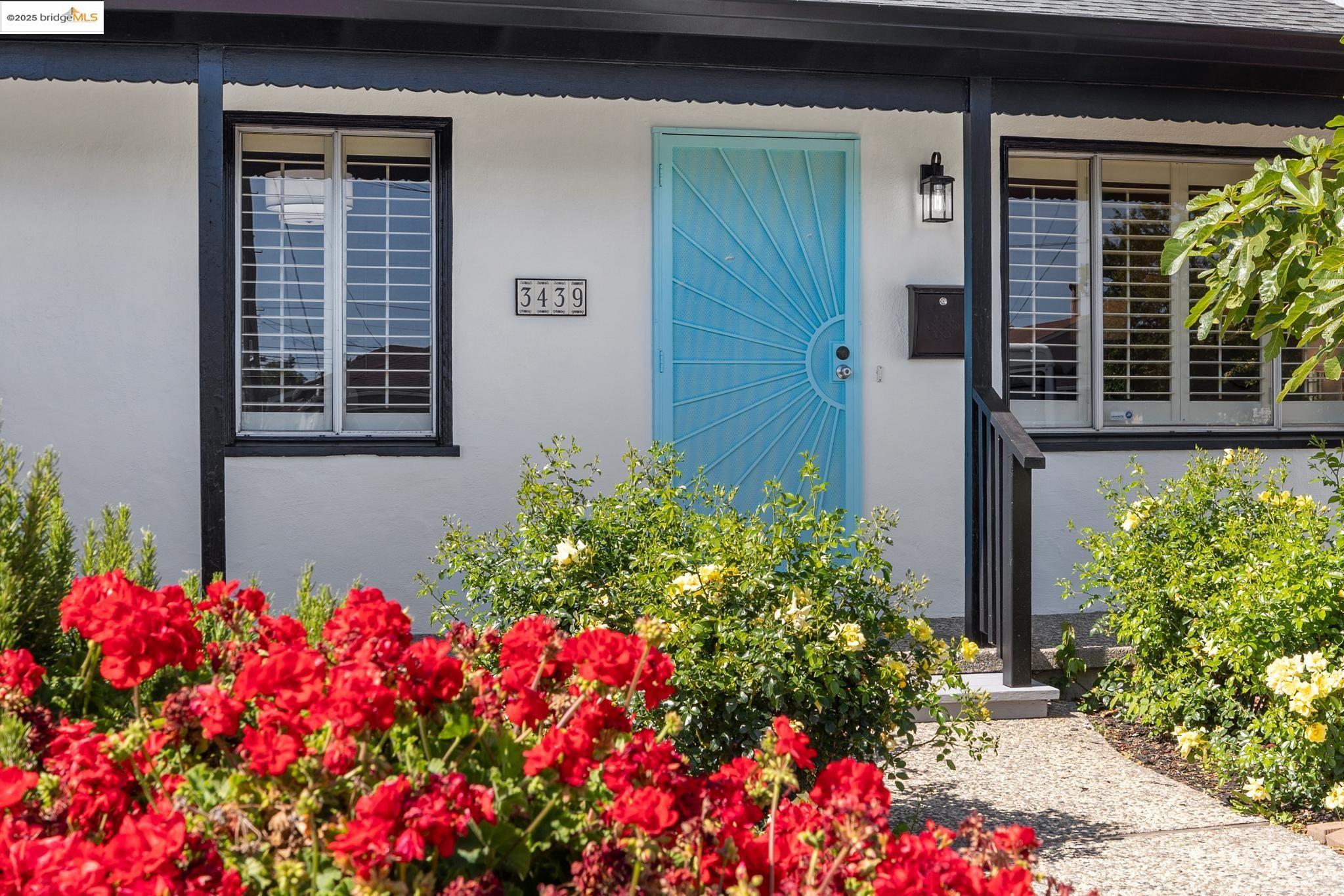 3439 Andrade Ave