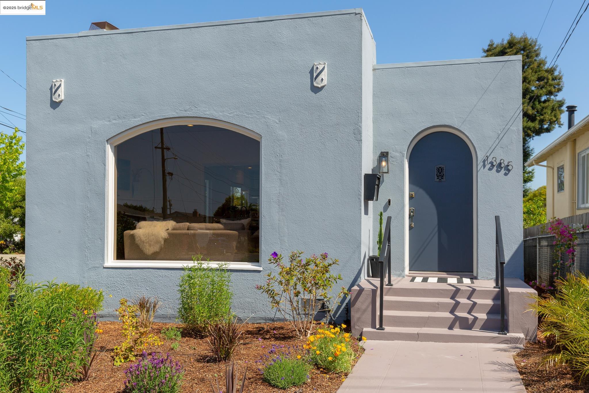 1385 Virginia St