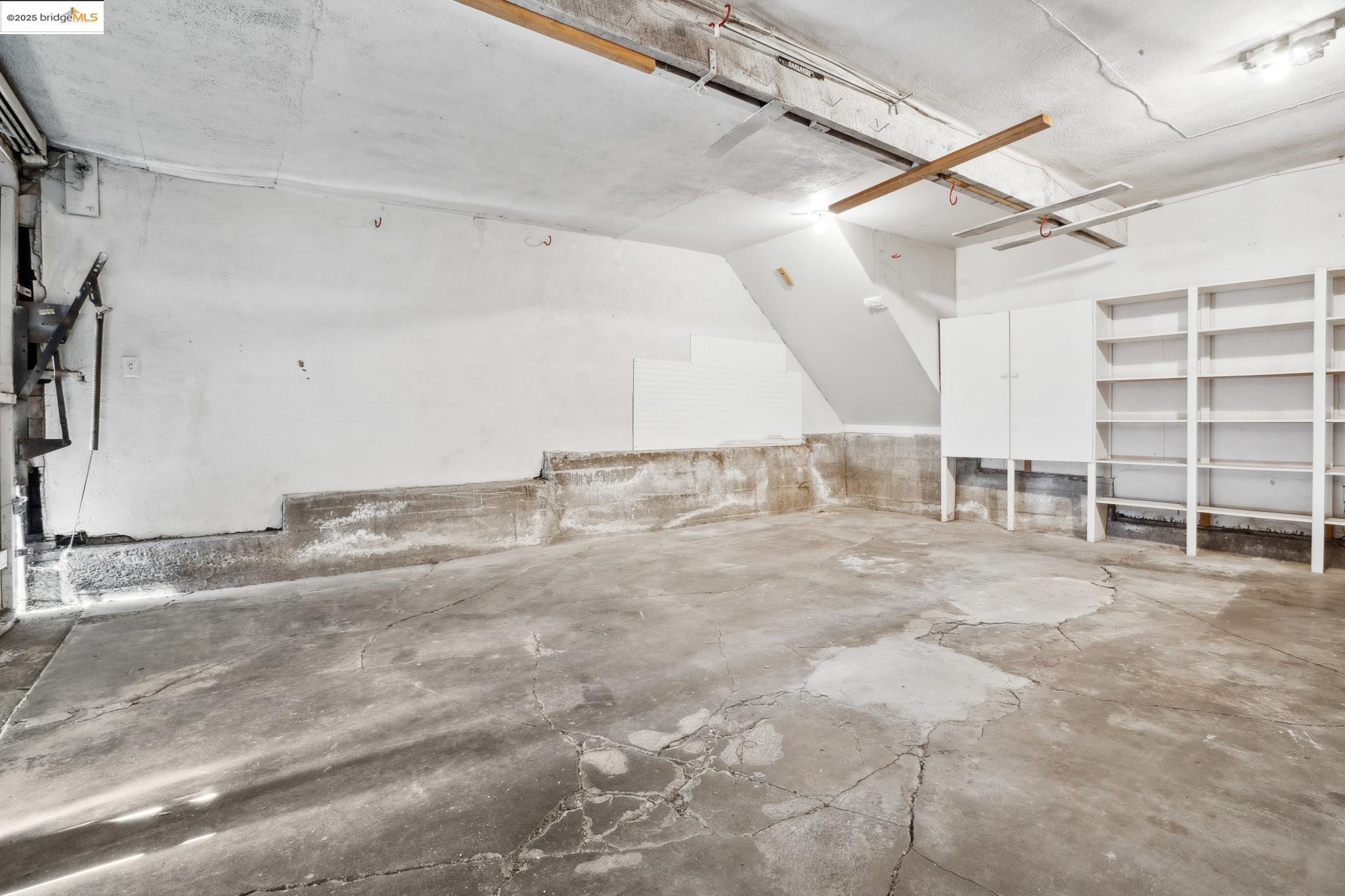 594 Kenmore Ave