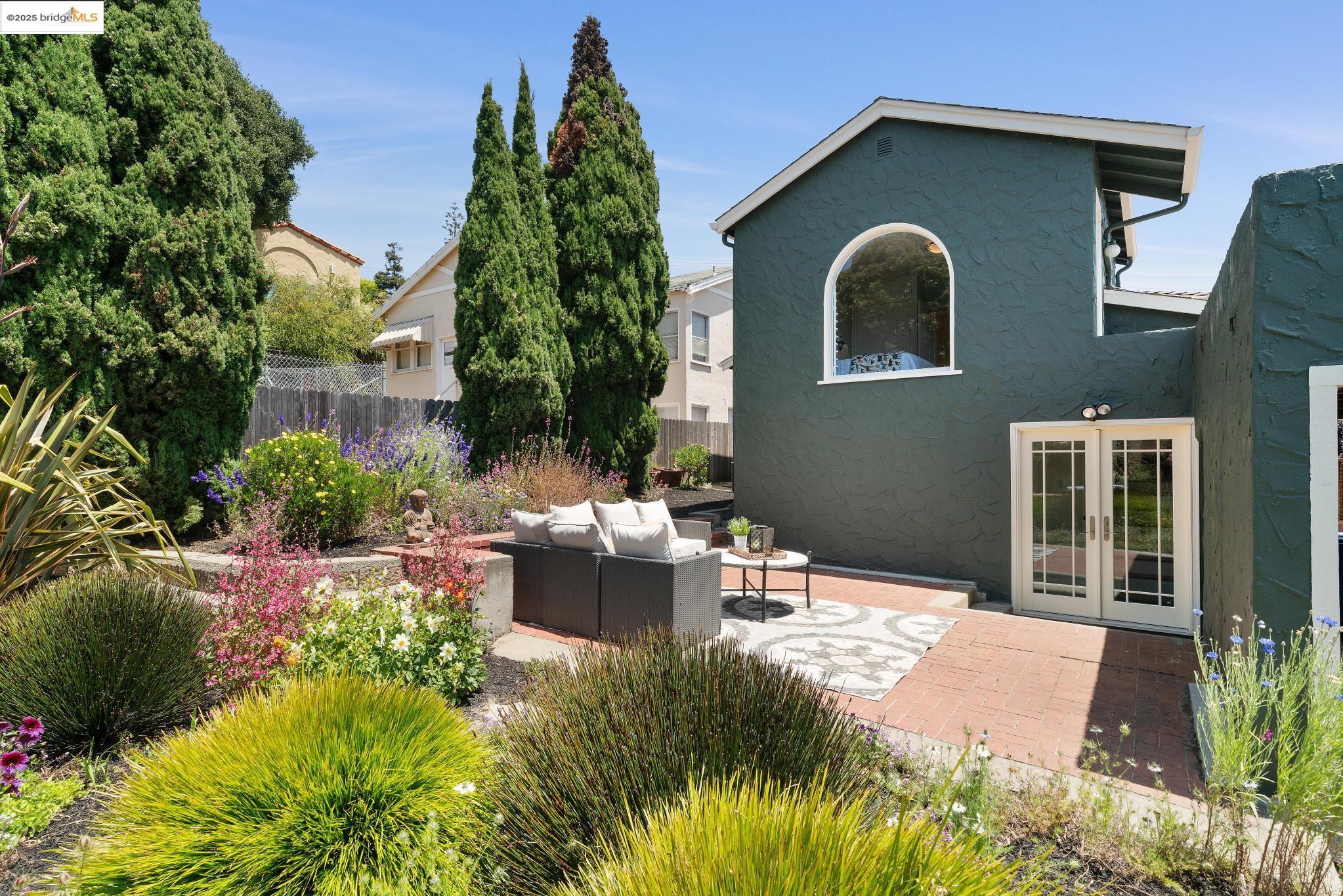338 Berkeley Park Blvd