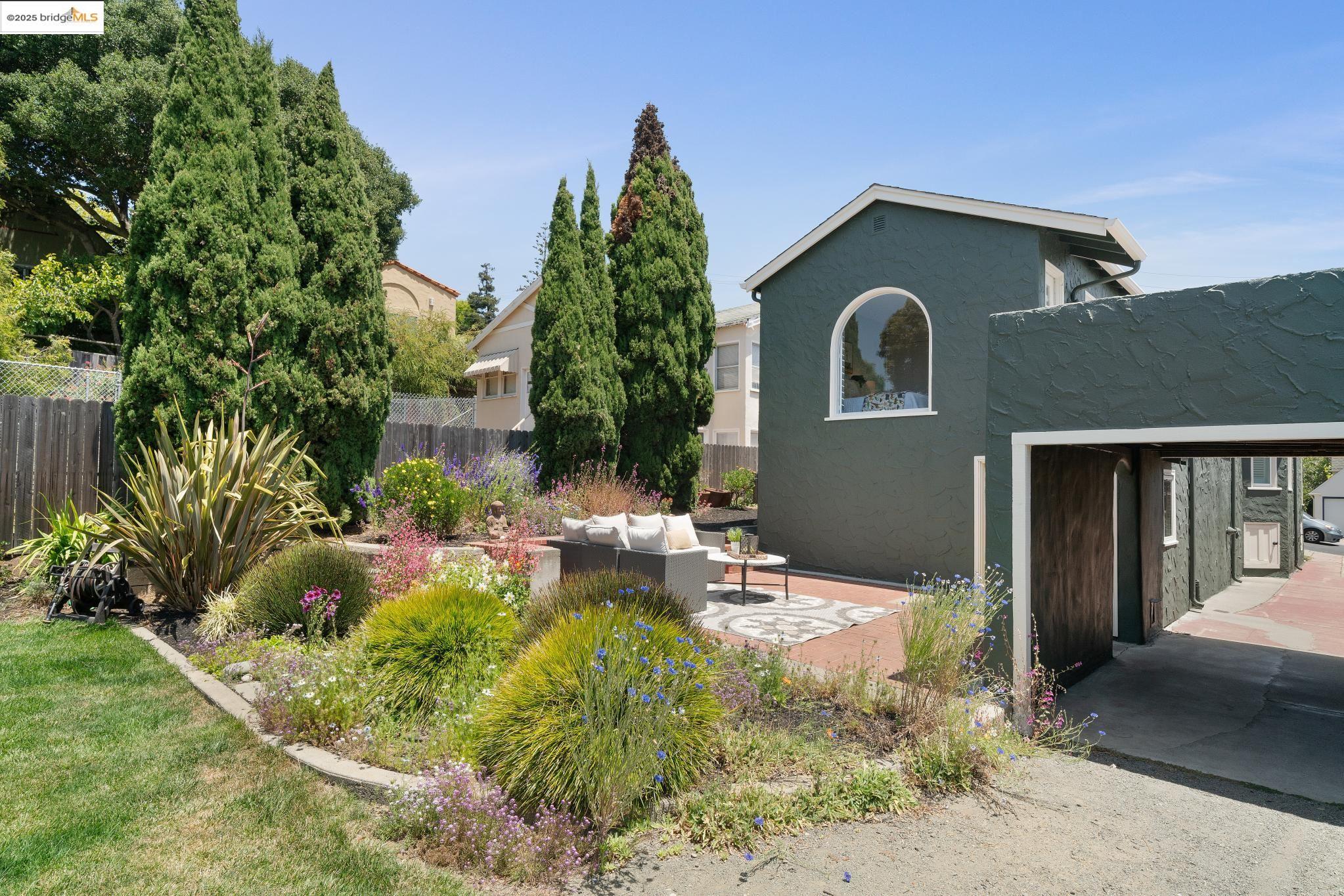 338 Berkeley Park Blvd