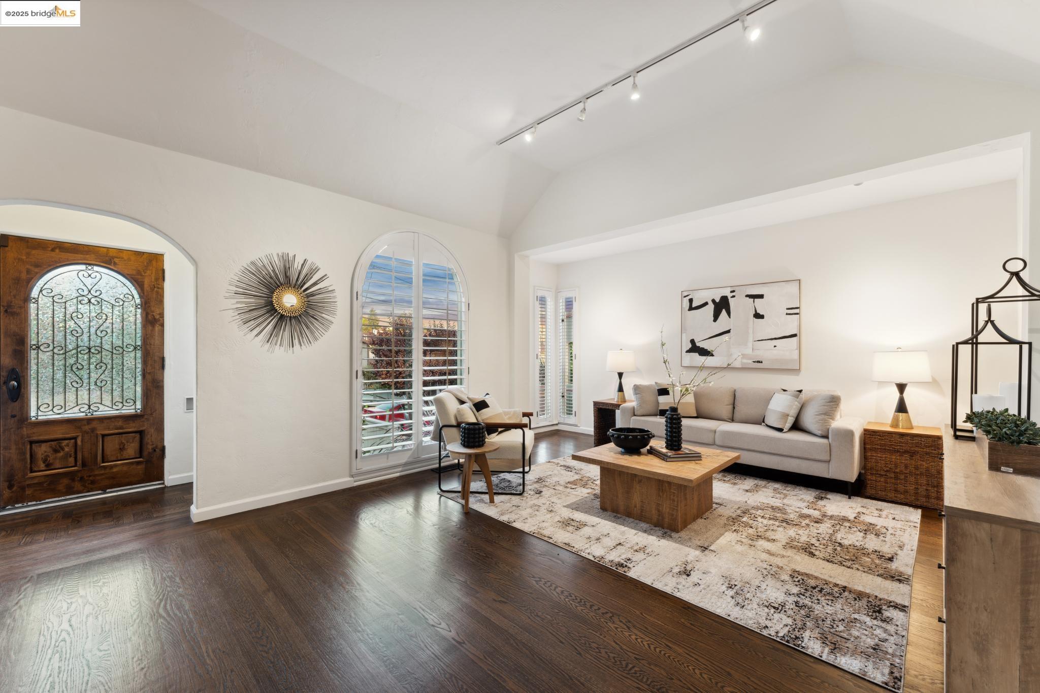338 Berkeley Park Blvd