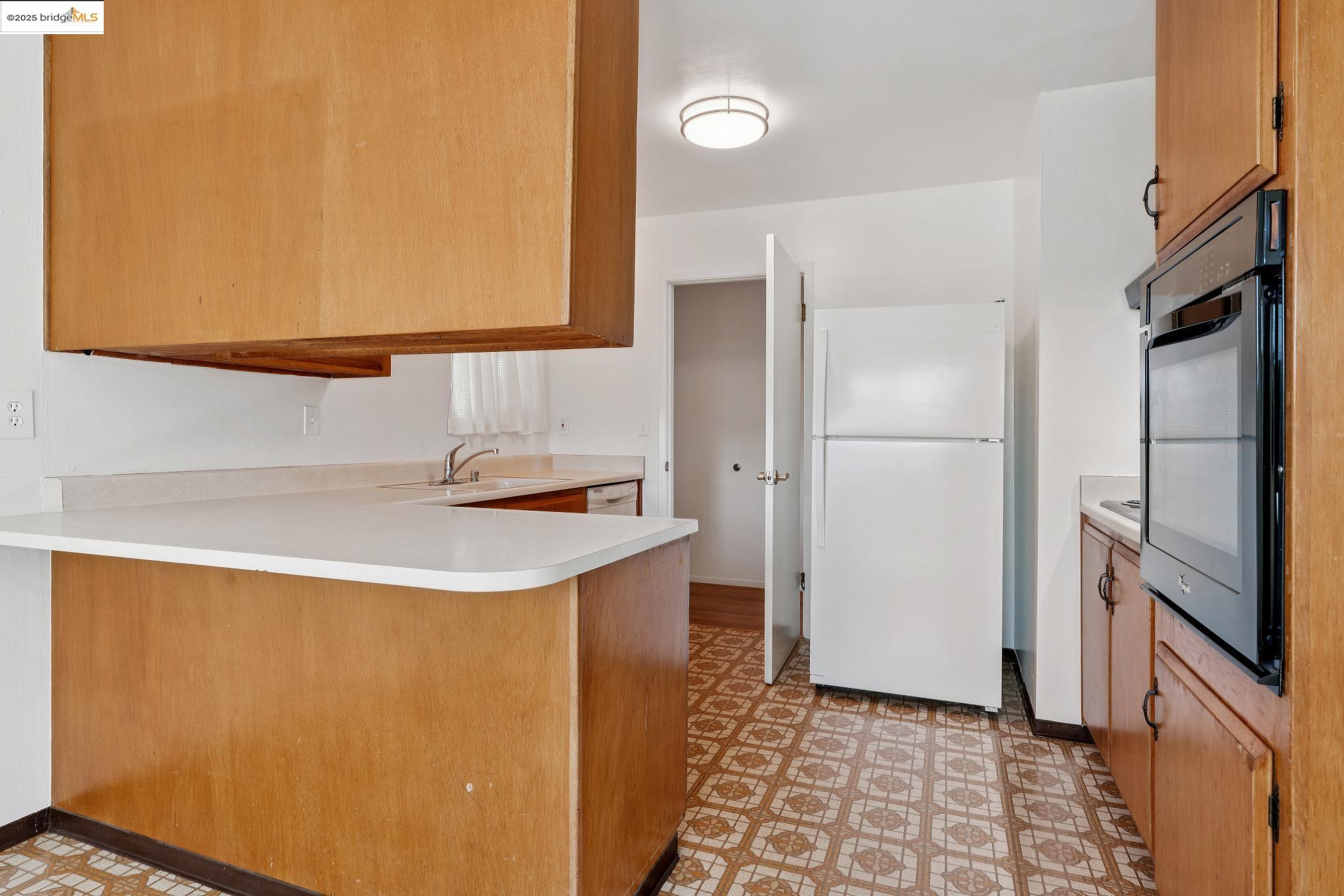 2424 Fisher Street