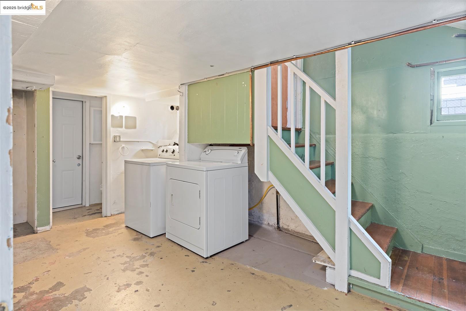 2441 Carleton Street