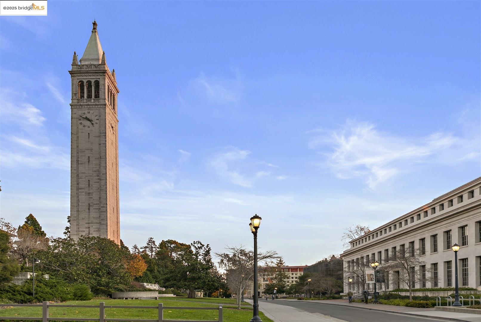 2441 Carleton Street