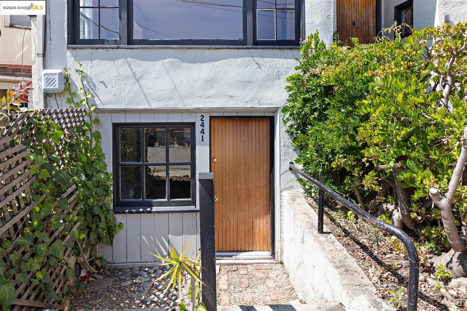 2441 Carleton Street