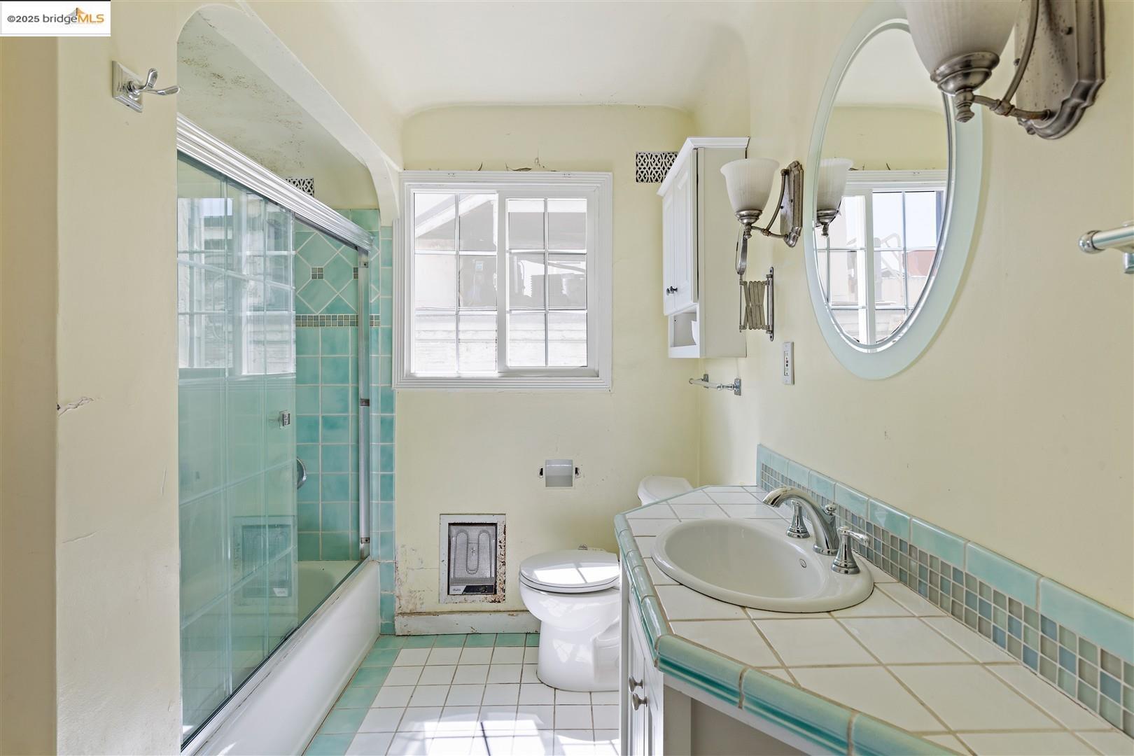 2441 Carleton Street