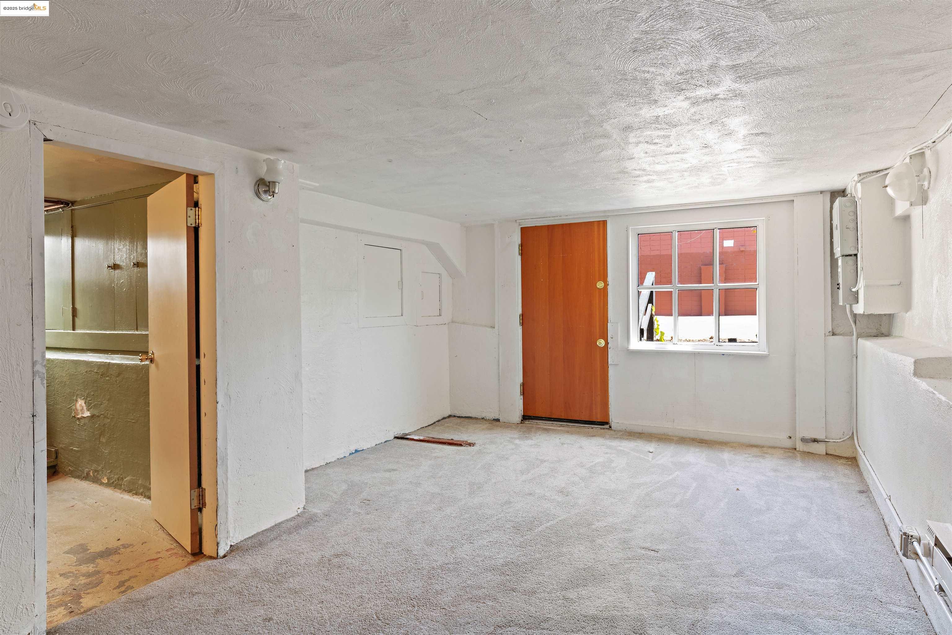 2441 Carleton Street