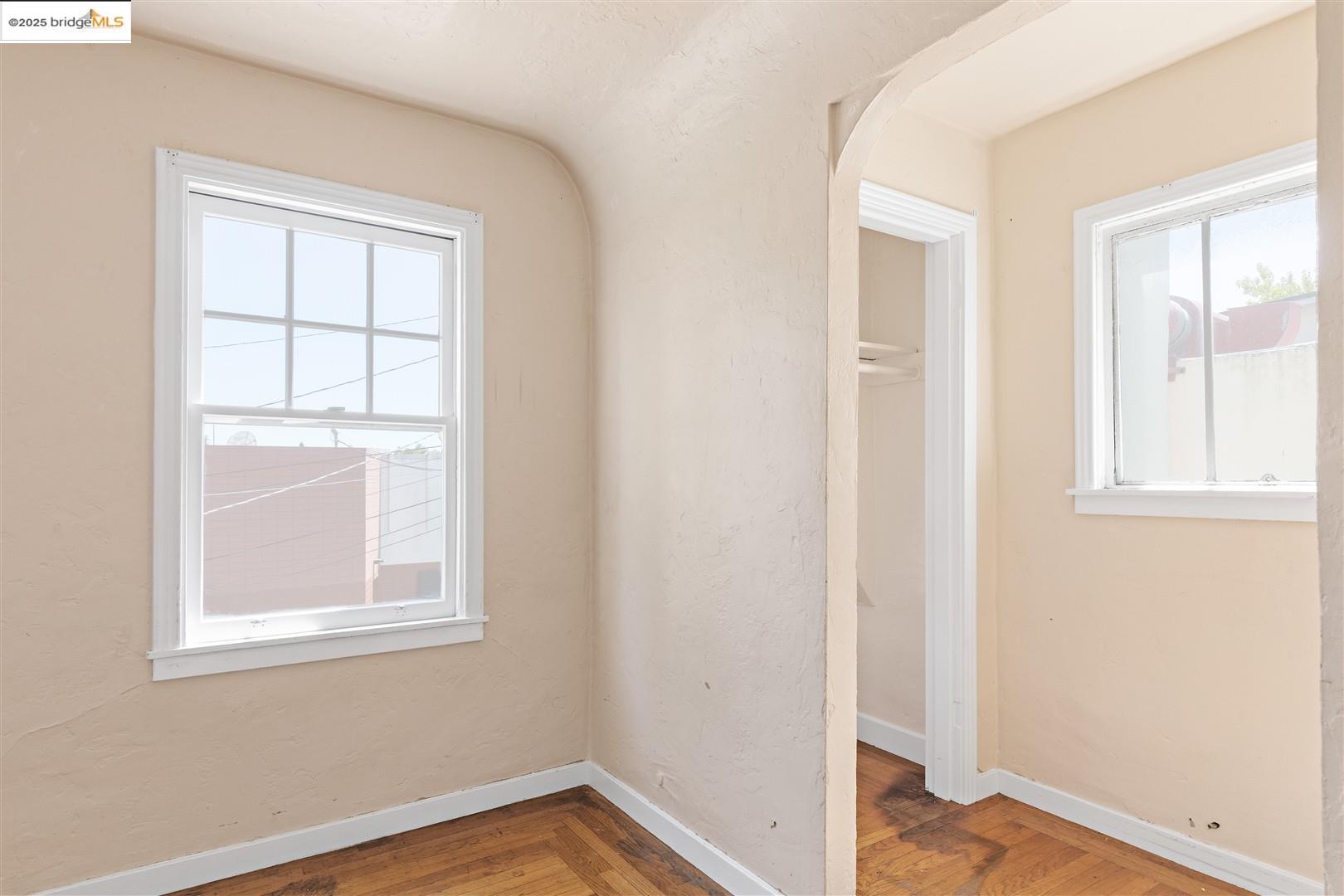 2441 Carleton Street